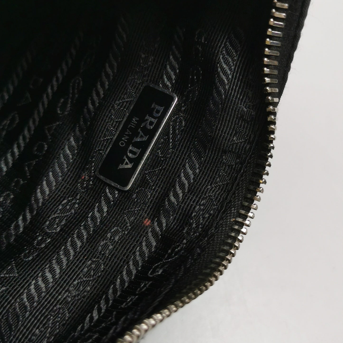Prada - Re-Edition 2005 Hobo Bag - Re-Nylon with Saffiano leather trim - Black - (Small)