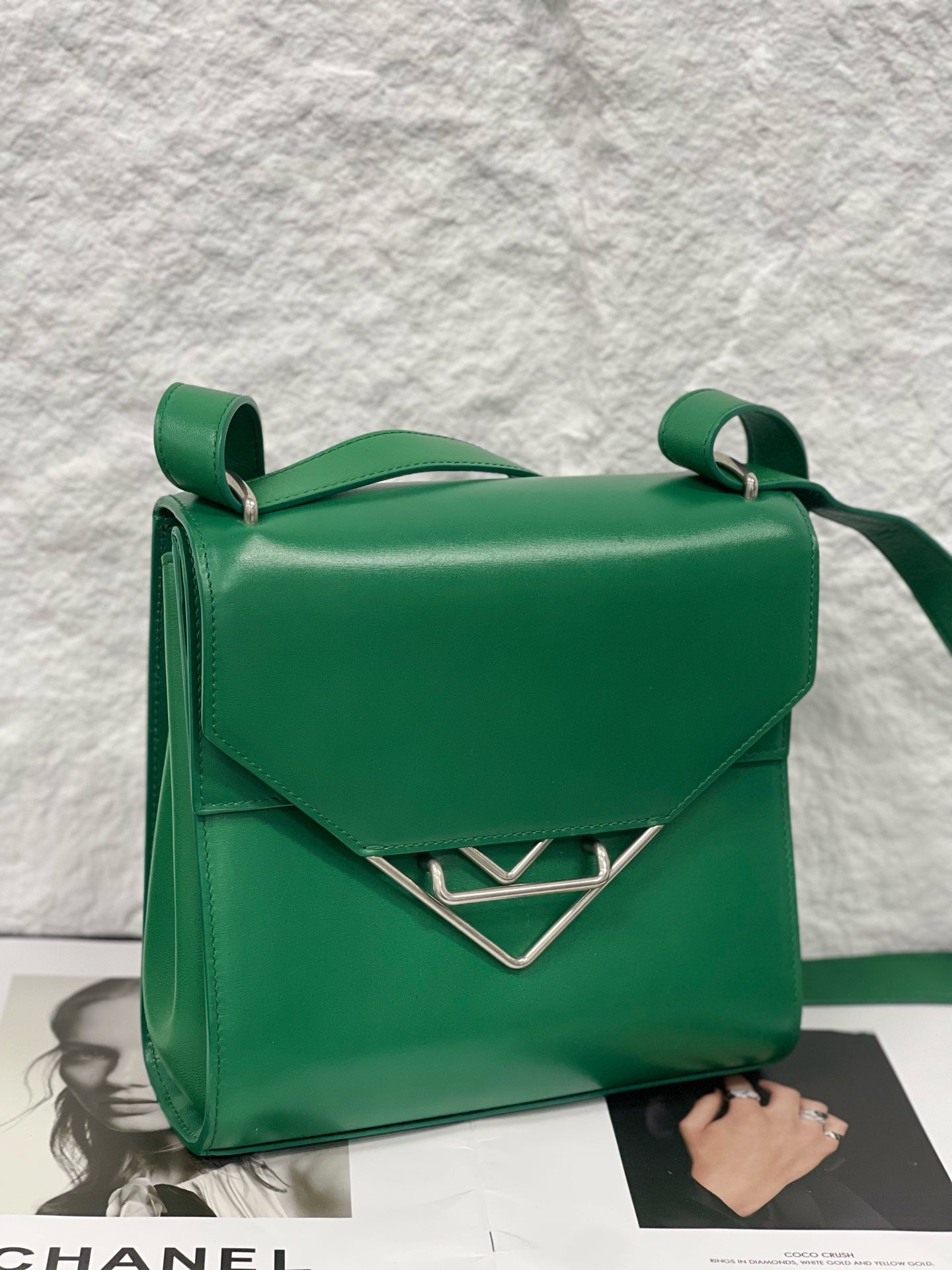 Bottega Veneta - Clip Shoulder Crossbody Bag - Calfskin leather - Green - (Small)