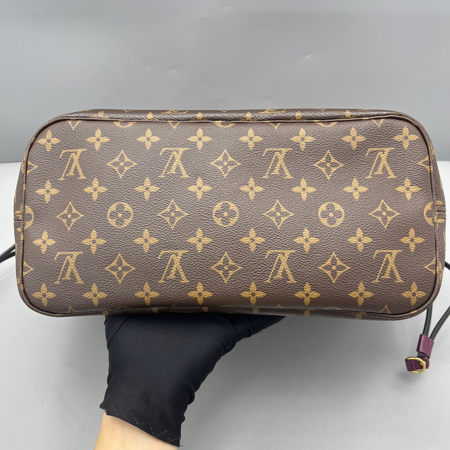 Louis Vuitton - Neverfull MM Monogram Totem - Monogram coated canvas with leather trim - Multicolour - (medium)