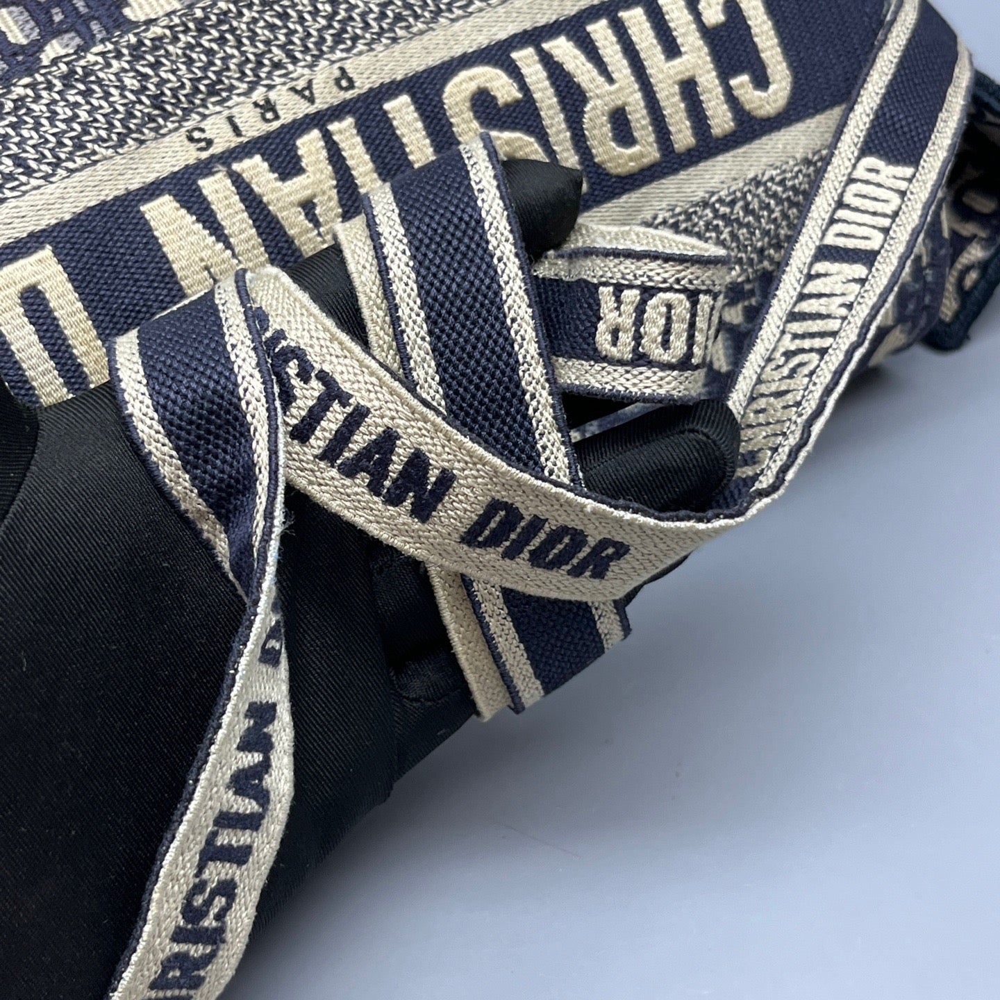 Dior - Camp Messenger Bag - Embroidered jacquard canvas - Navy and Beige - (Medium)