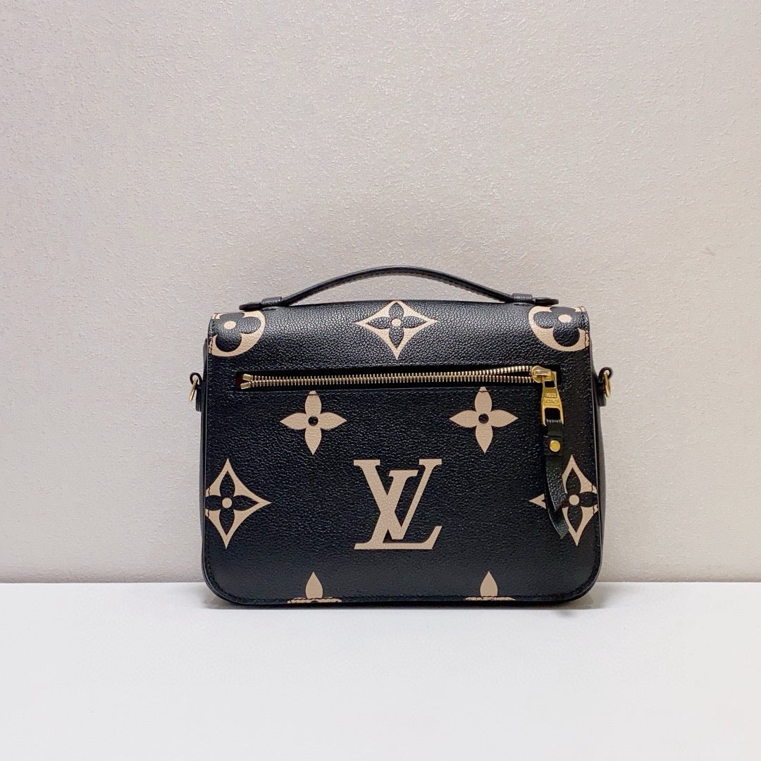 Louis Vuitton - Pochette Métis - Embossed cowhide leather - Black - (small)