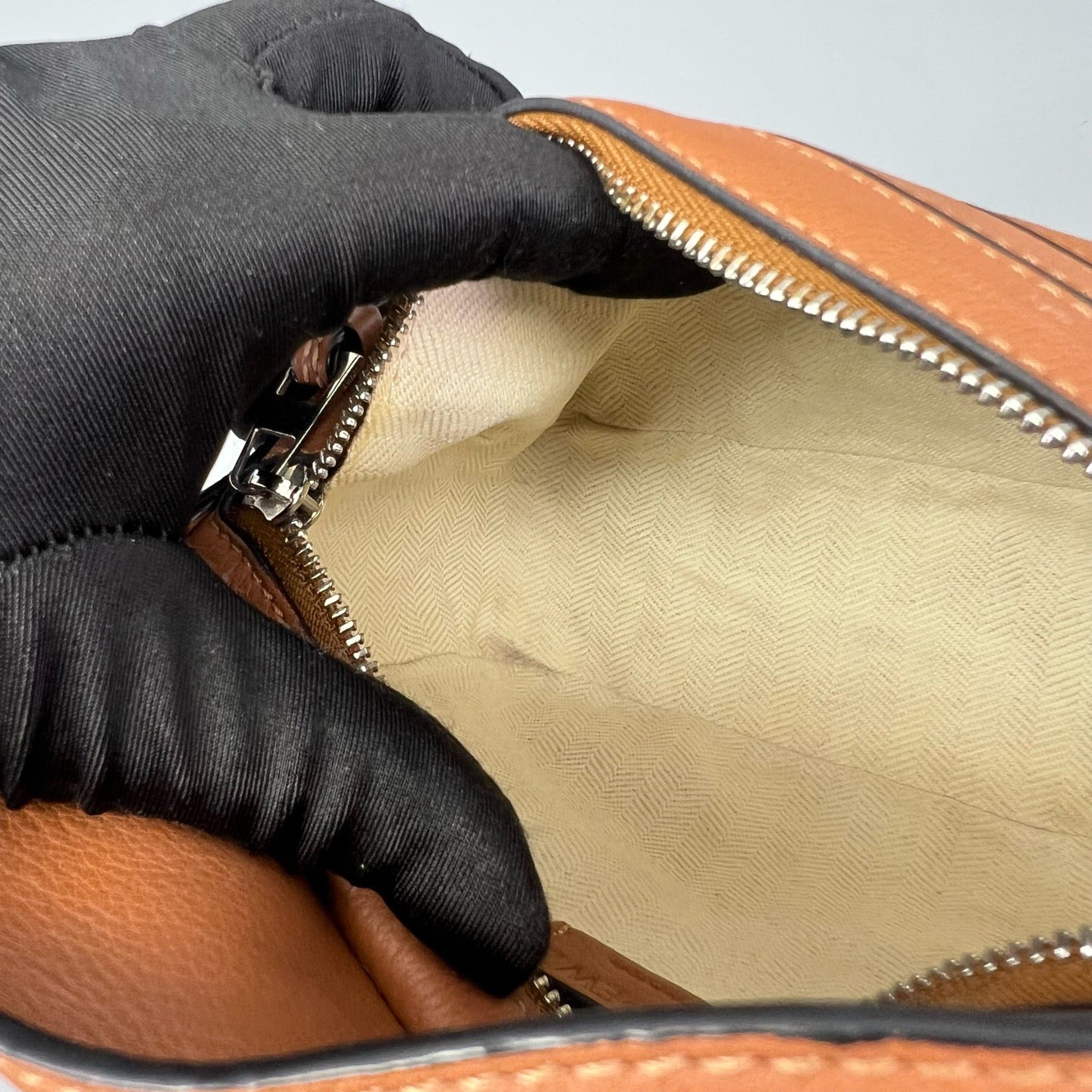 Loewe - Puzzle Mini - Pebbled calfskin leather - Caramel - (mini)