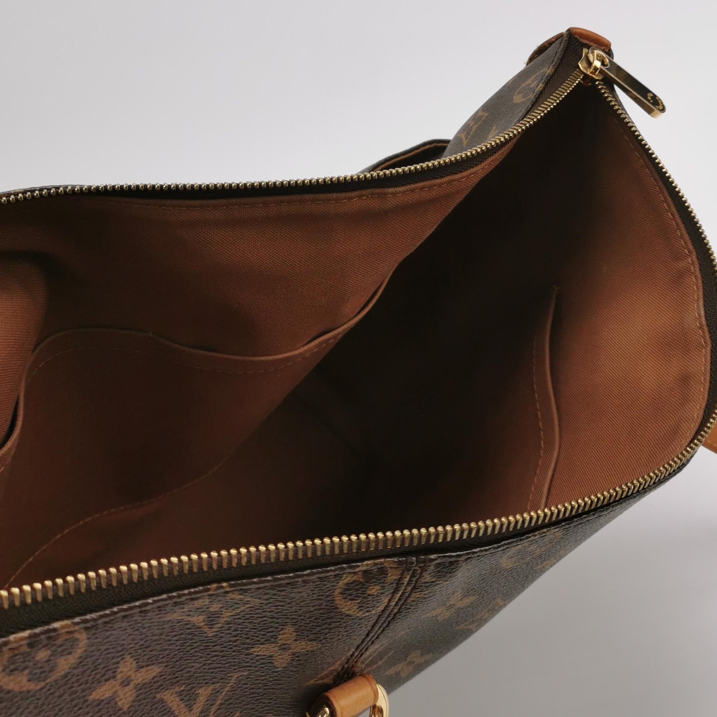 Louis Vuitton - Batignolles Vertical - Monogram coated canvas with Vachetta leather trim - Brown - (Medium)