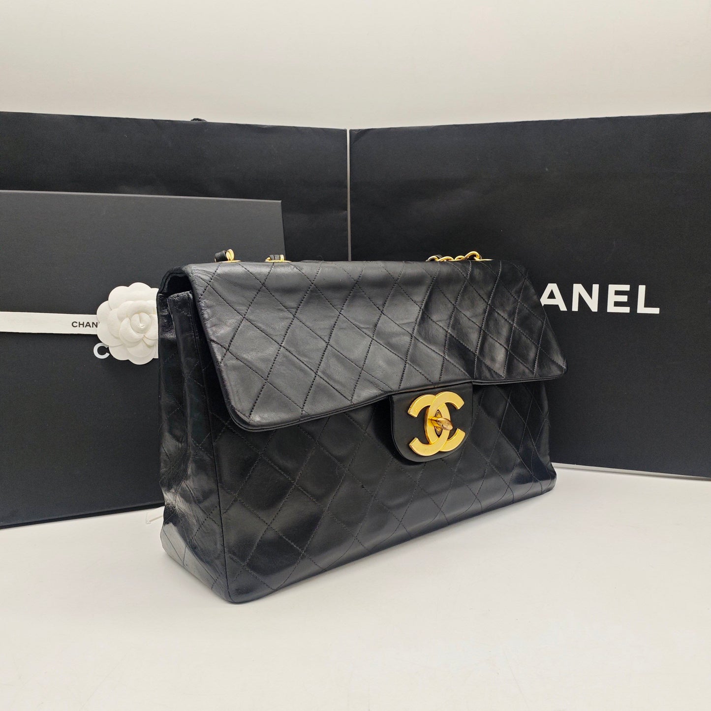 Chanel - Classic Flap Jumbo - Lambskin leather - Black - (Large)