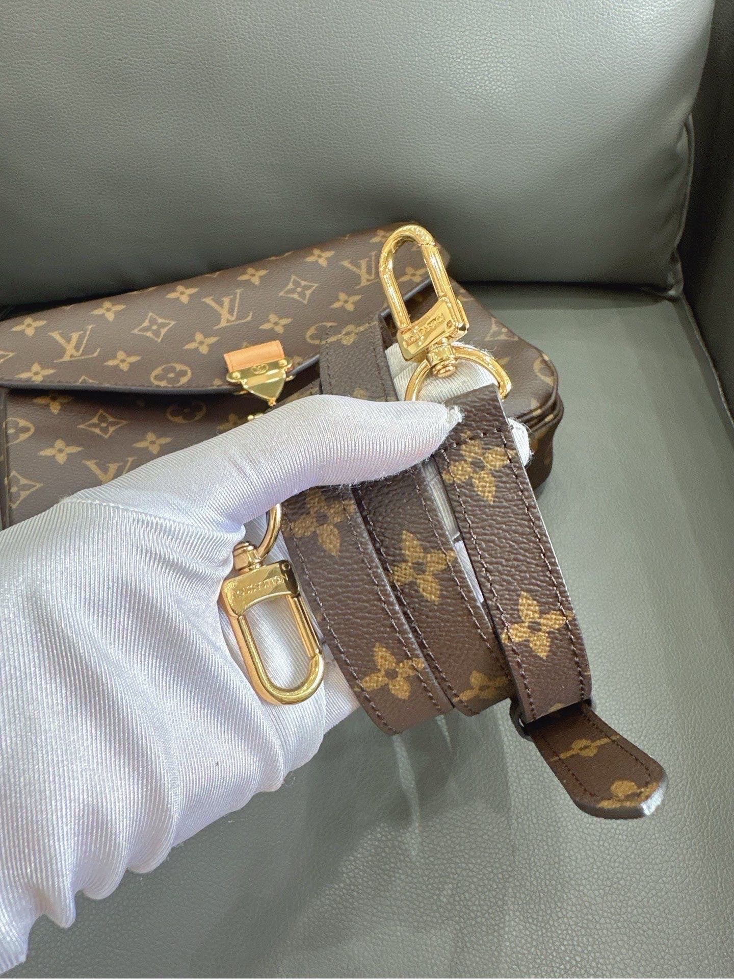 Louis Vuitton - Pochette Métis - Monogram coated canvas with natural cowhide leather trim - Brown - (medium)