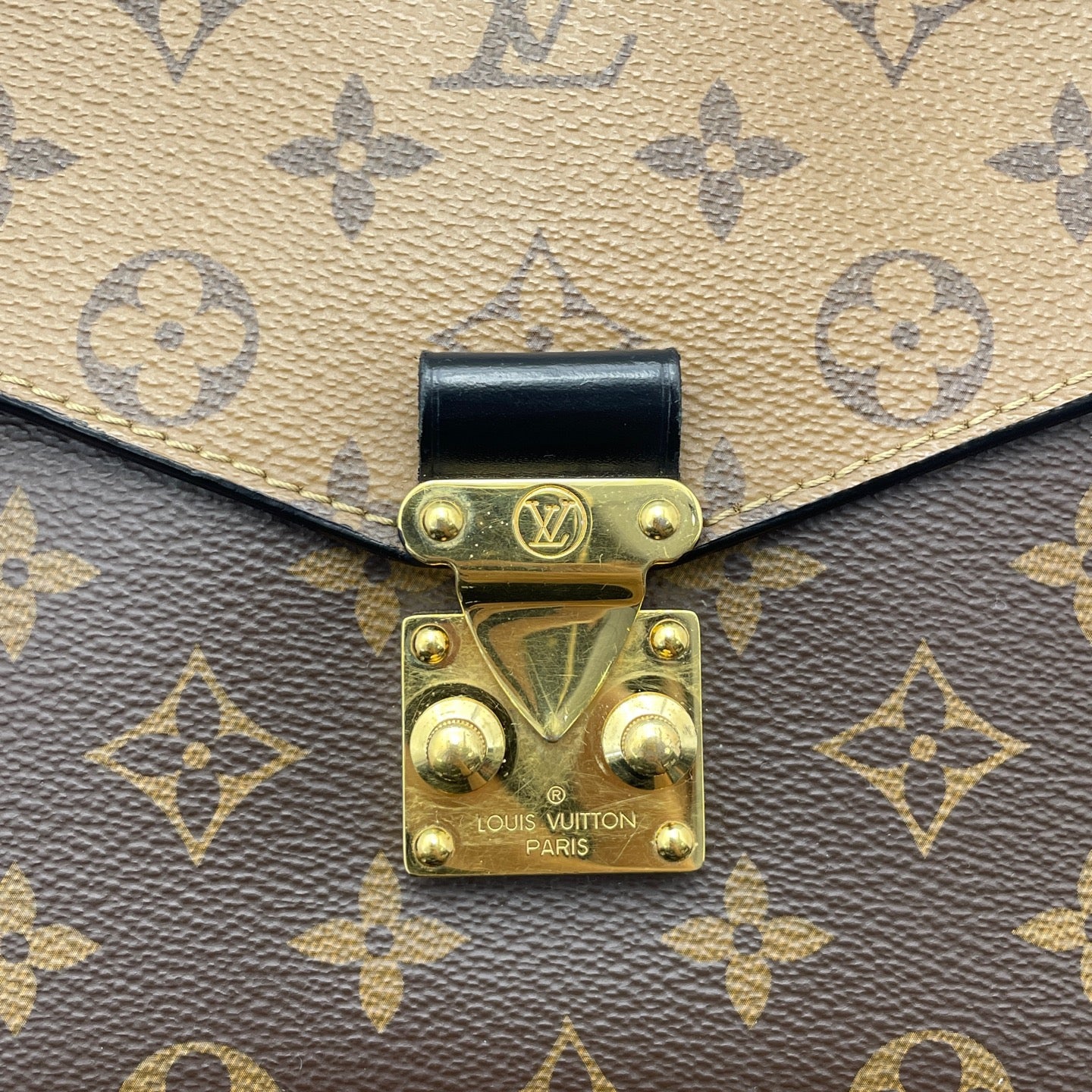 Louis Vuitton - Pochette Metis Monogram Reverse - Monogram coated canvas with leather trim - Brown and Beige - (Medium)