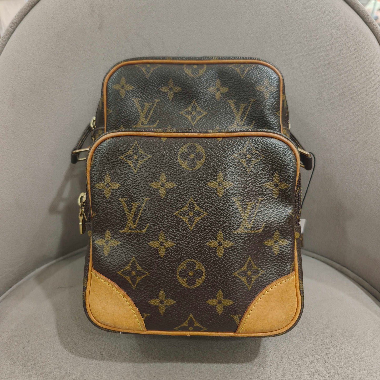Louis Vuitton - Monogram Double-Layer Camera Bag - Monogram Canvas with Vachetta Leather Trim - Brown - (small)