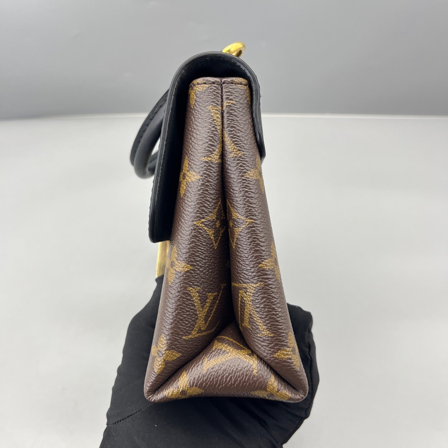 Louis Vuitton - Locky BB - Monogram coated canvas with smooth leather trim - Monogram brown and black - (mini)