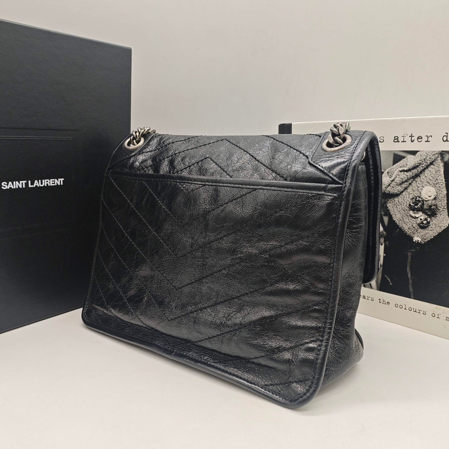 Saint Laurent - Niki Medium Chain Bag - Aged crinkled calfskin leather - Black - (Medium)