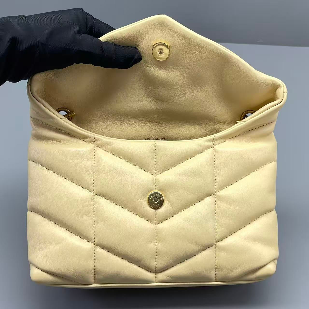 Saint Laurent - Loulou Puffer Mini - Lambskin leather - Beige - (mini)