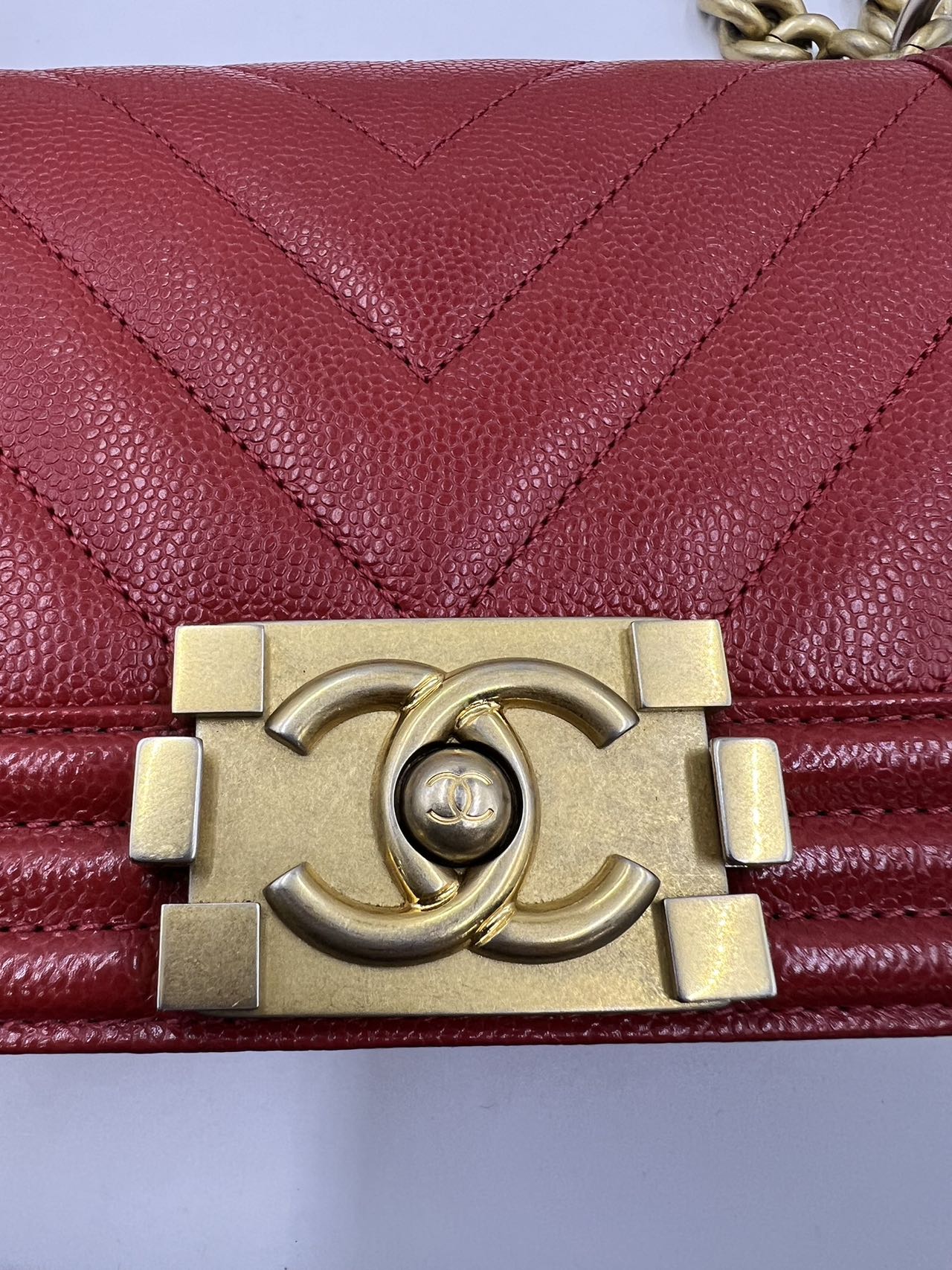Chanel - Boy Bag - Grained calfskin leather - Red - (medium)