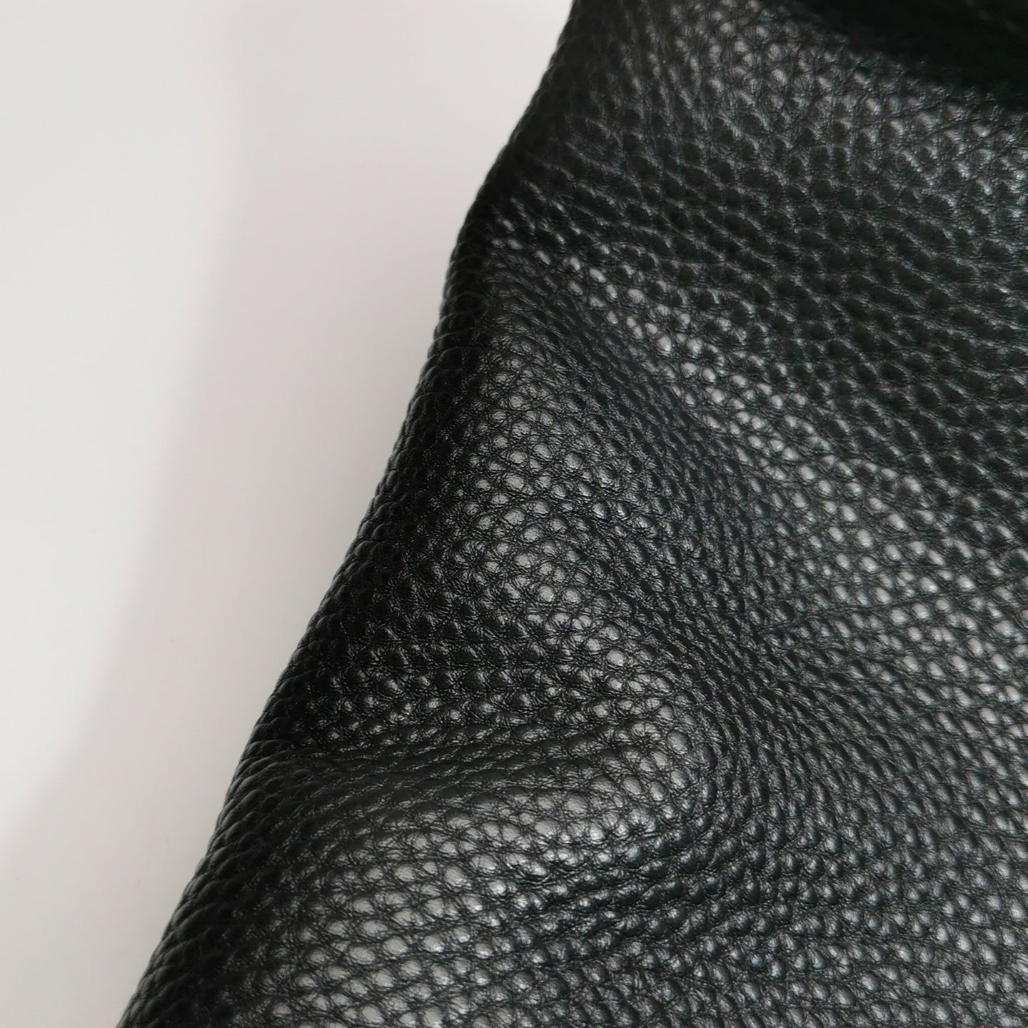 Prada - Double Handle Tote - Pebbled leather - Black - (medium)