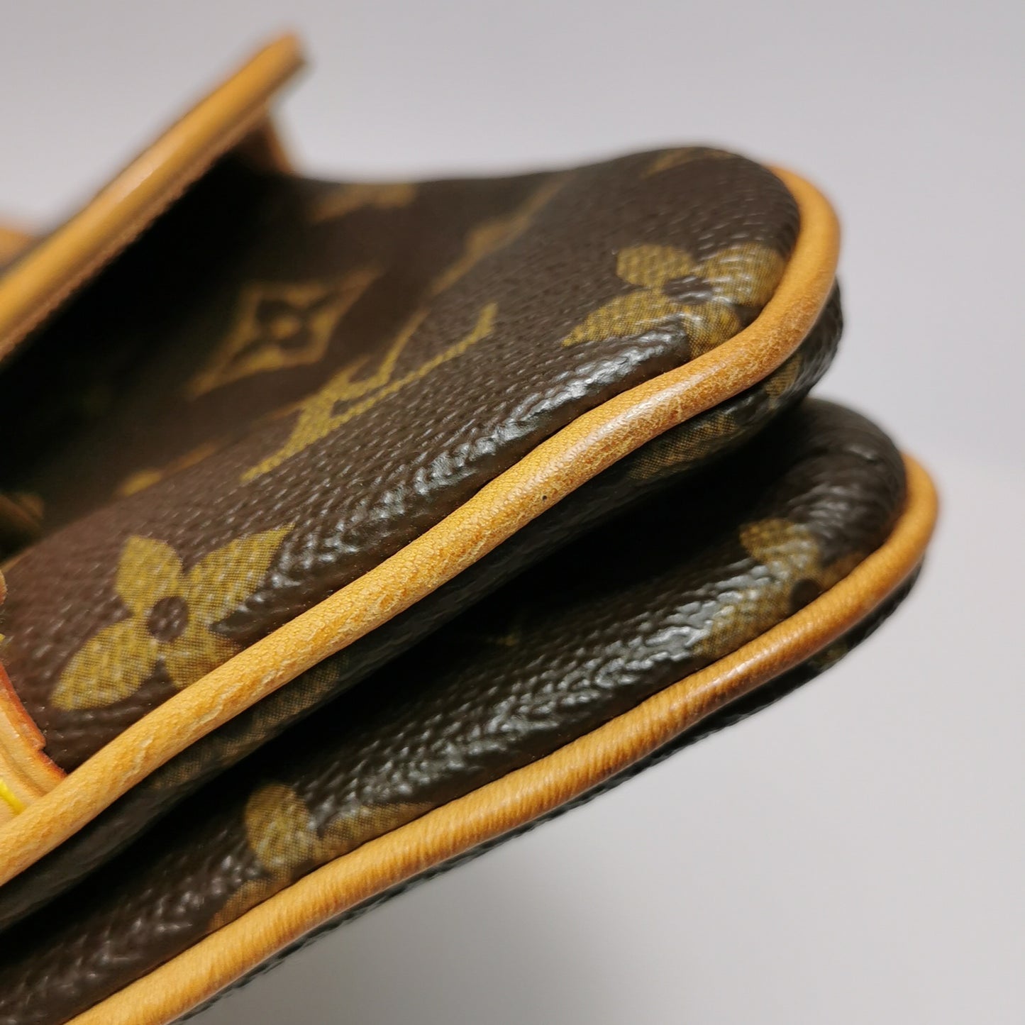 Louis Vuitton - Flap Shoulder Bag - Monogram coated canvas with Vachetta leather trim - Brown - (small)