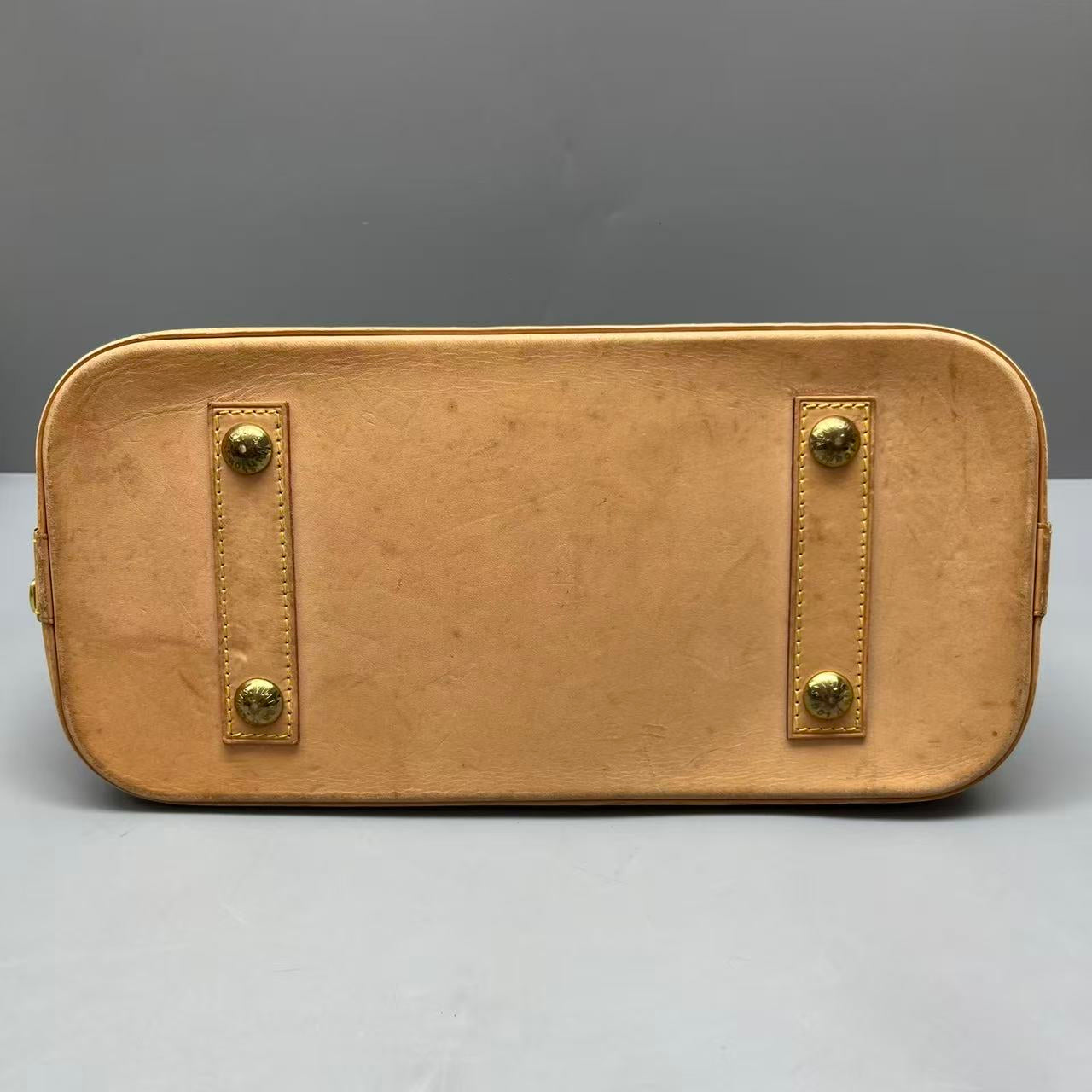 Louis Vuitton - Alma PM - Monogram canvas with Vachetta leather trim - Brown - (Medium)