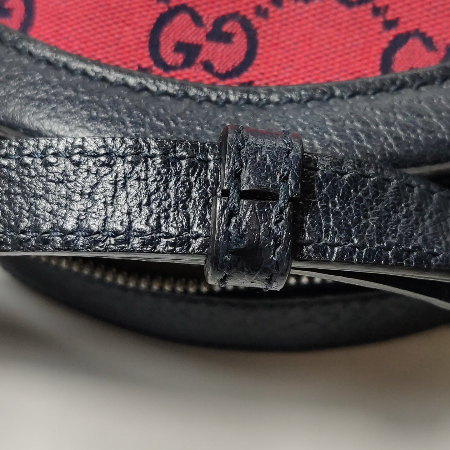 Gucci - 658825-2UZAN-5279 - GG Monogram canvas with pebbled leather trim - Red with black accents - (mini)