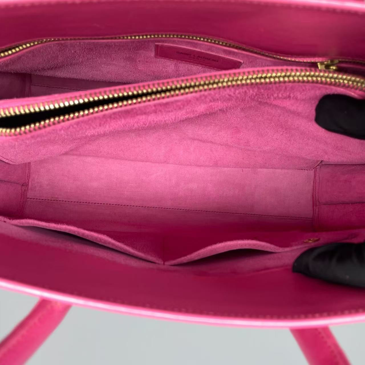 Saint Laurent - Sac de Jour Handbag - Leather - Pink - (Medium)