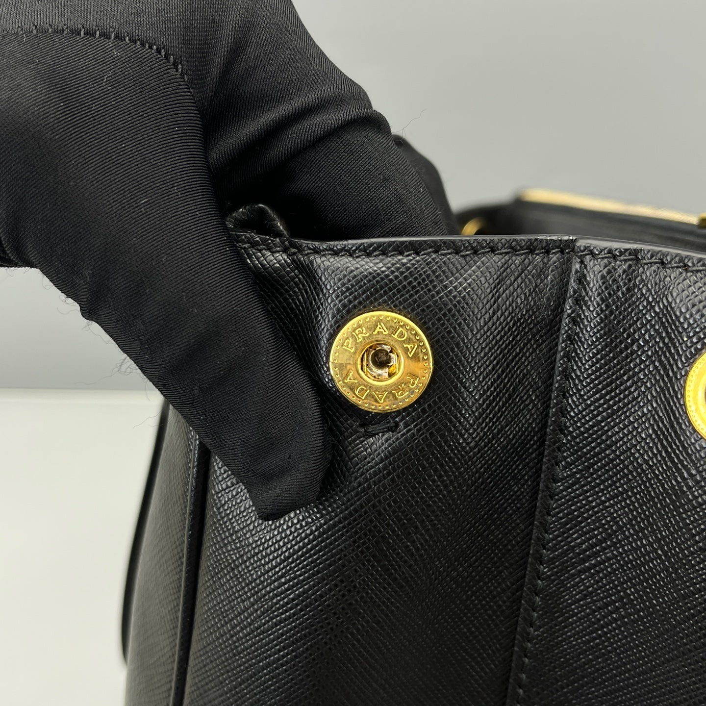 Prada - Saffiano Lux Double-Zip Tote (Galleria Bag) - Saffiano leather - Black - (medium)