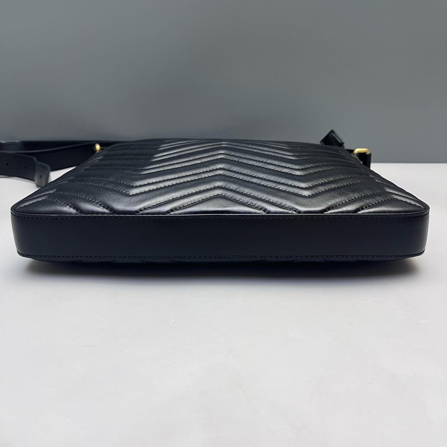 Gucci - GG Marmont Messenger Bag - Leather - Black - (medium)