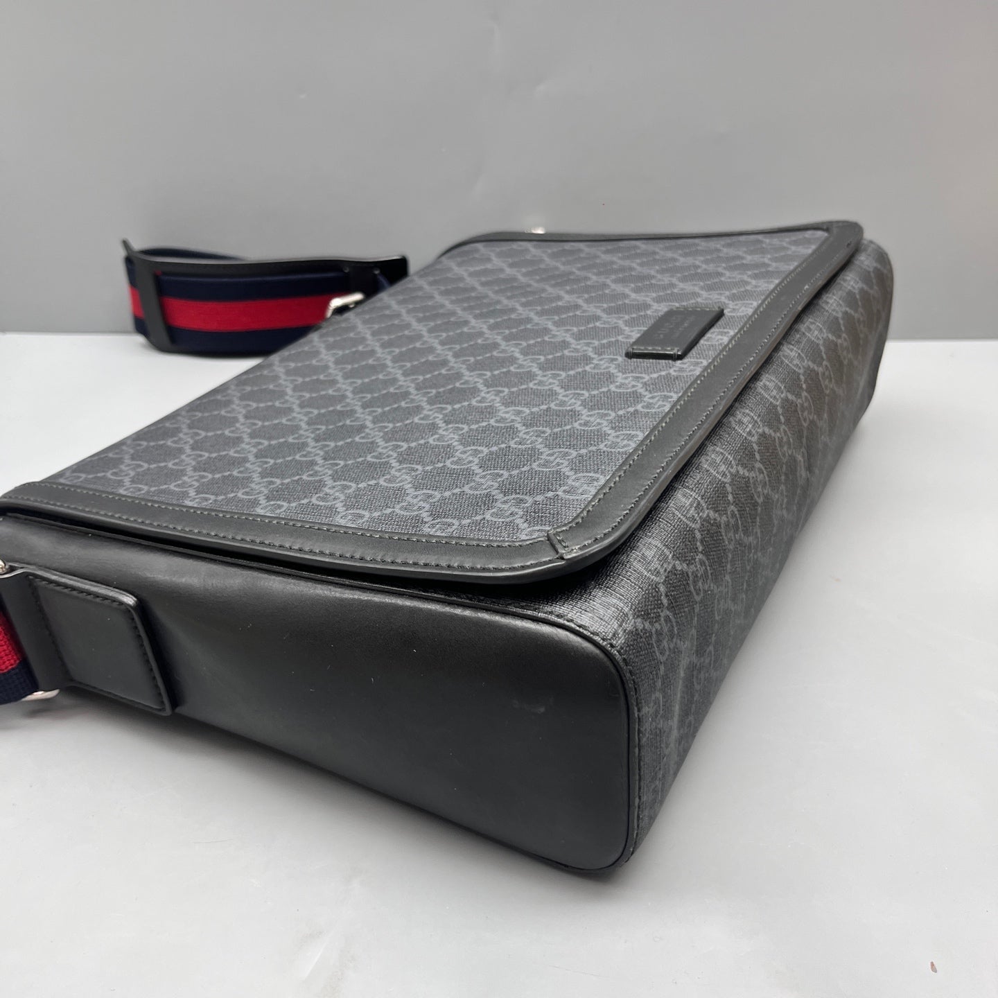 Gucci - GG Supreme Messenger Bag - Coated canvas with leather trim - Black - (Medium)