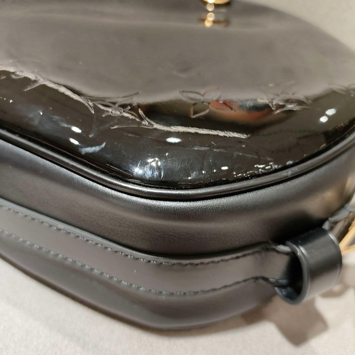 Louis Vuitton - Round Crossbody Bag - Patent leather - Black - (Small)