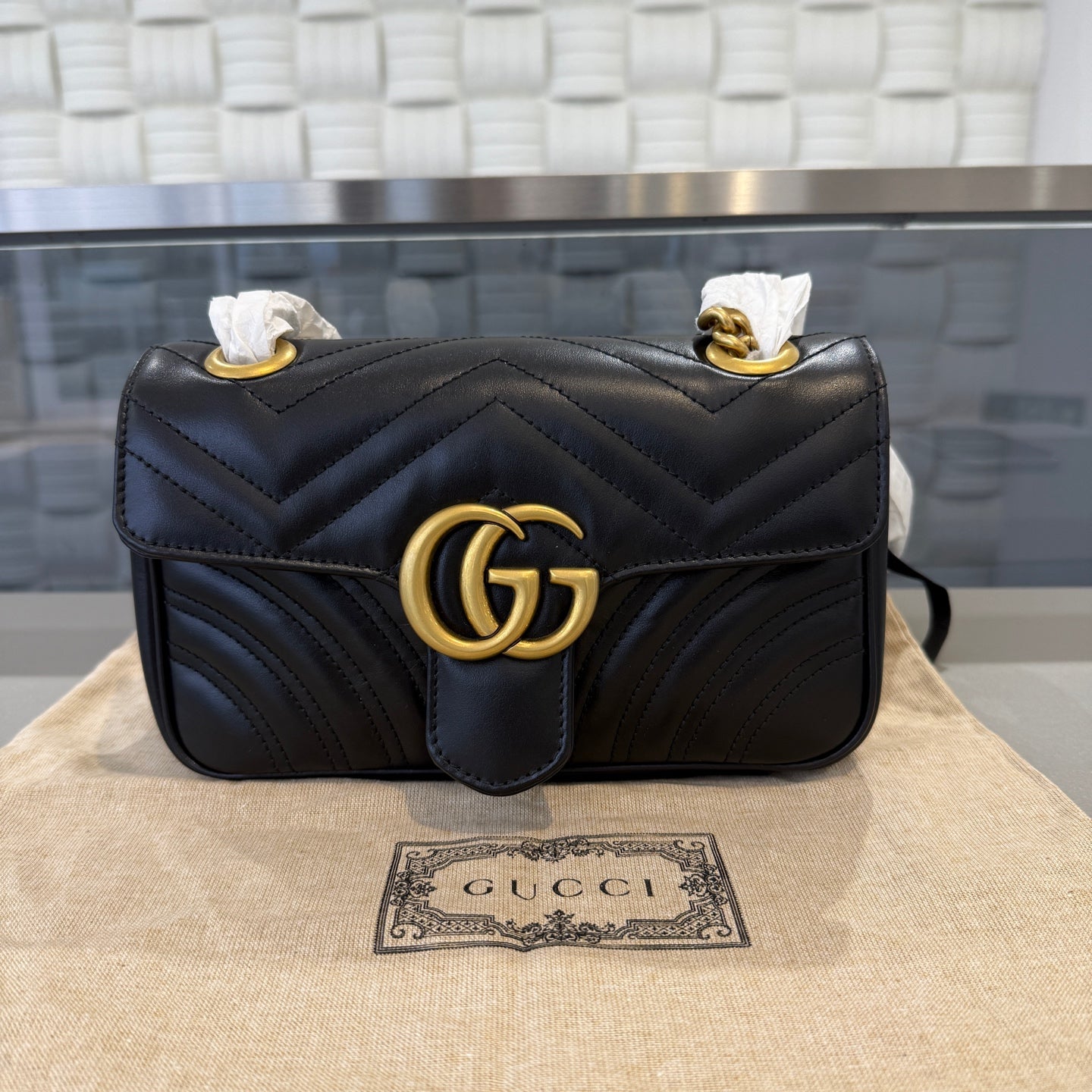 Gucci - GG Marmont Matelassé Small Chain Bag - Matelassé chevron quilted leather - Black - (Small)