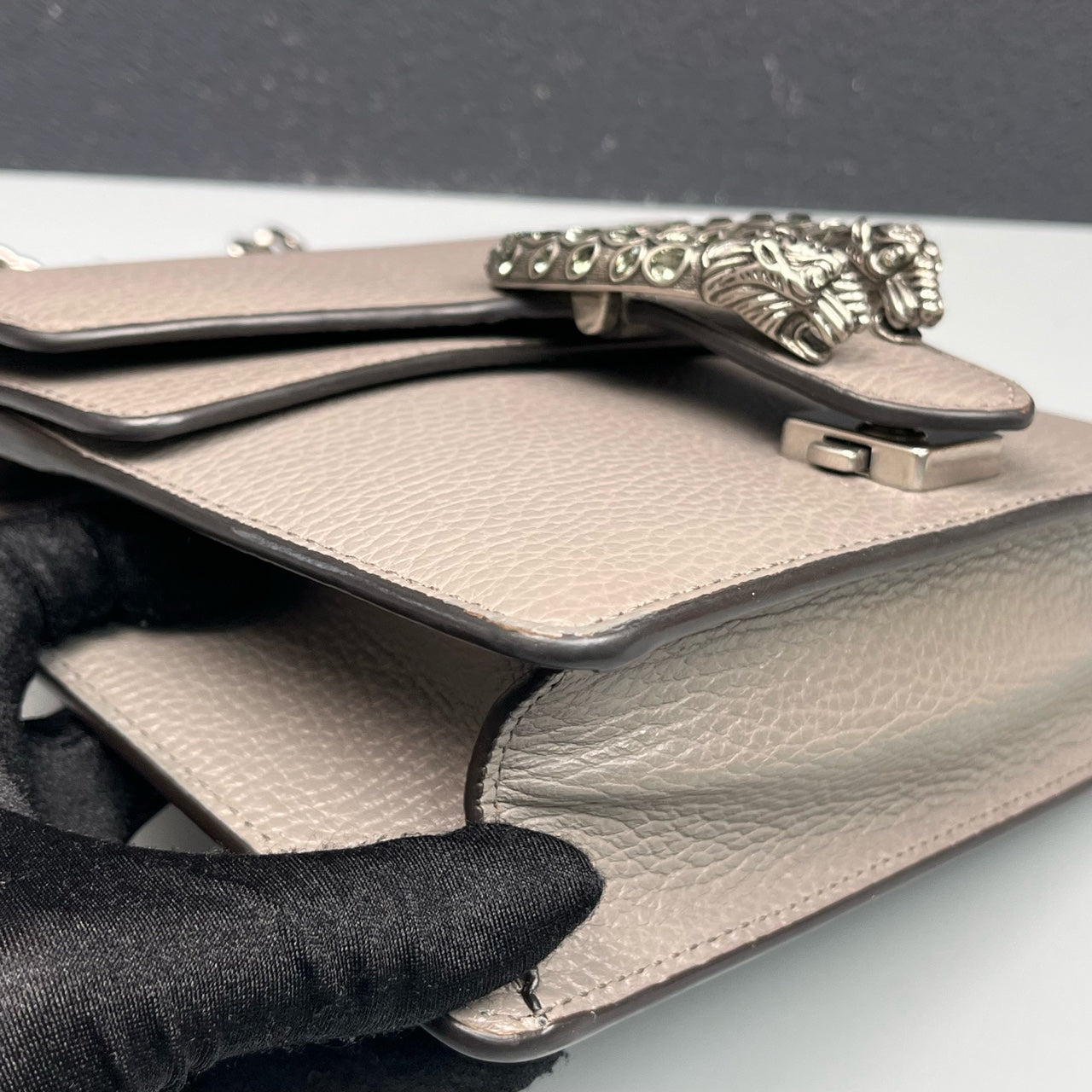 Gucci - Dionysus Small Shoulder Bag with Crystal Tiger Head Spur - Grained leather - Grey - (Small)