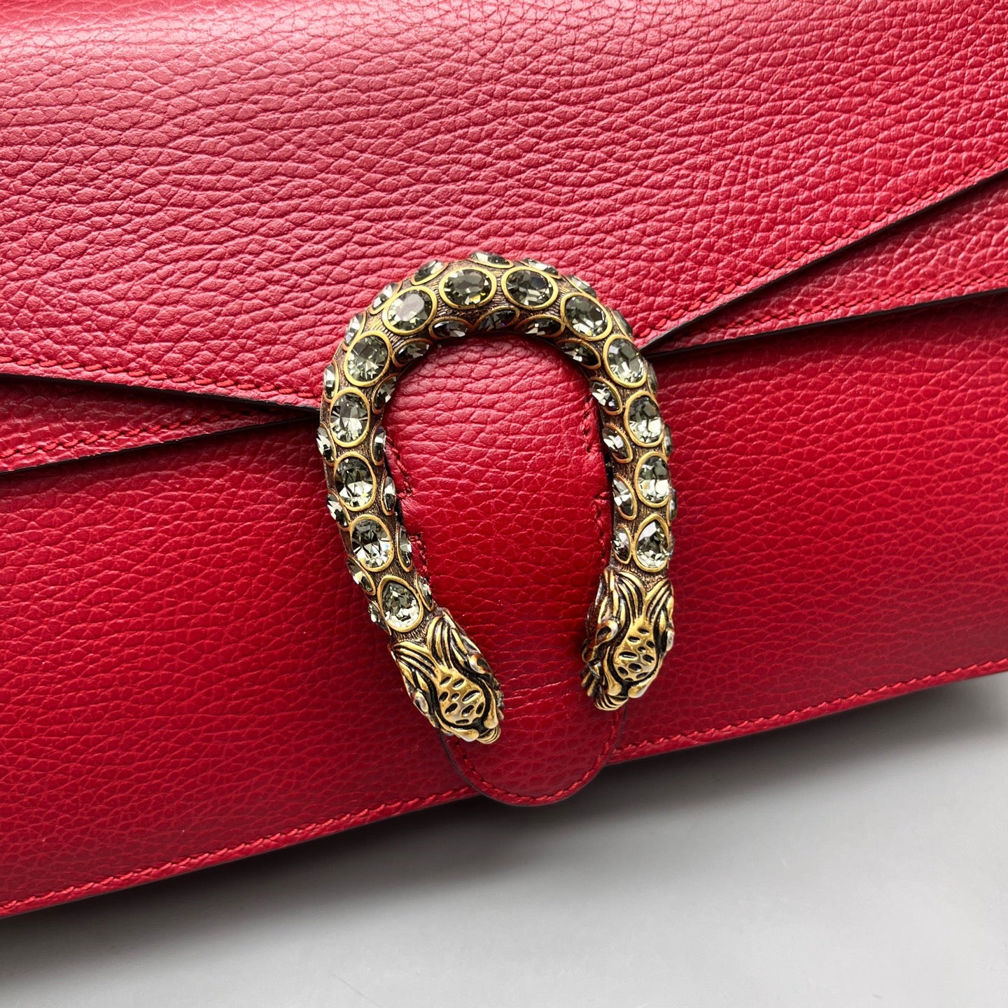 Gucci - Dionysus Shoulder Bag with Crystal Embellished Tiger Head Clasp - Grained leather - Red - (Medium)