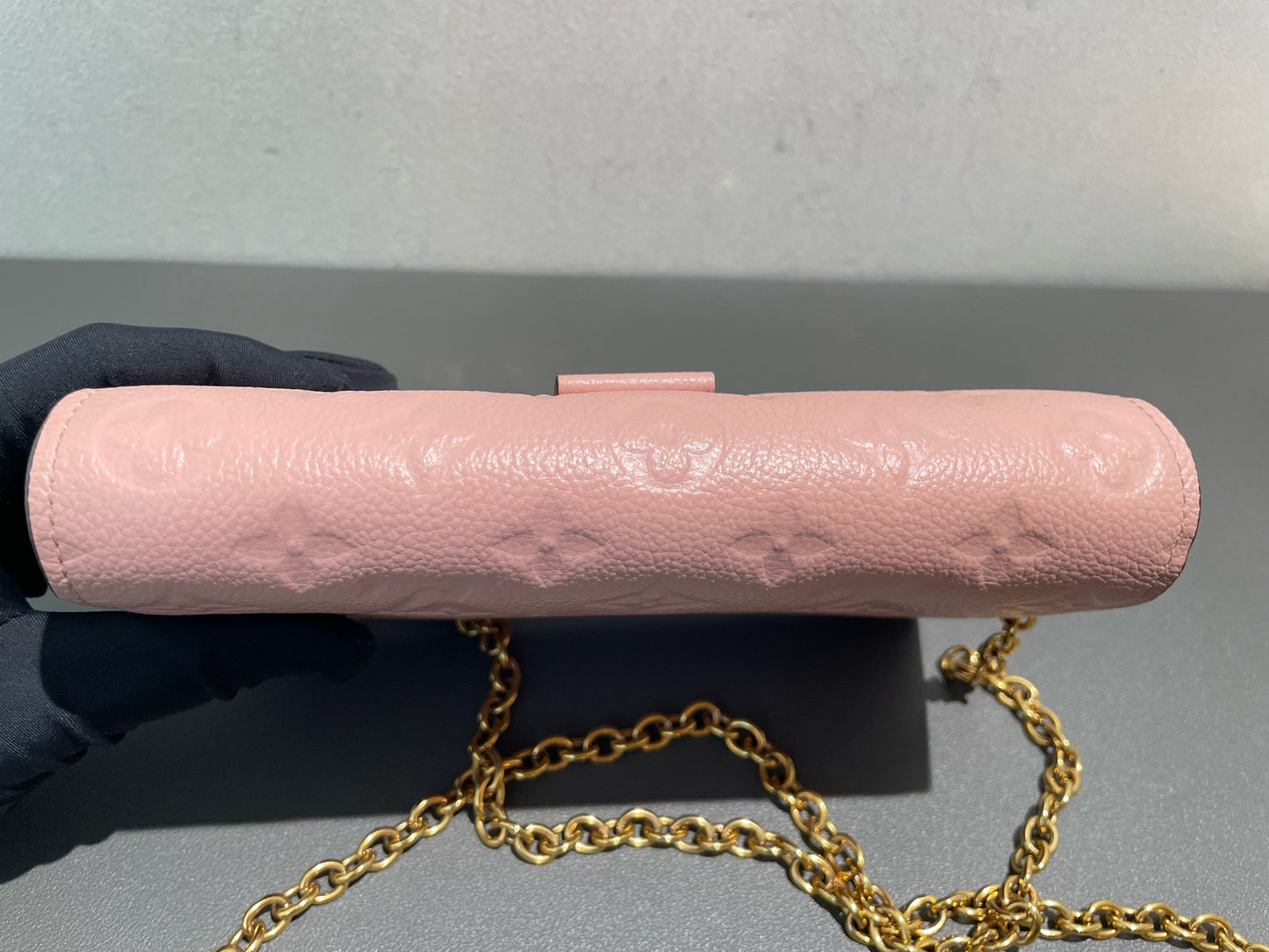 Louis Vuitton - Vavin WOC - Leather - Pink - (mini)