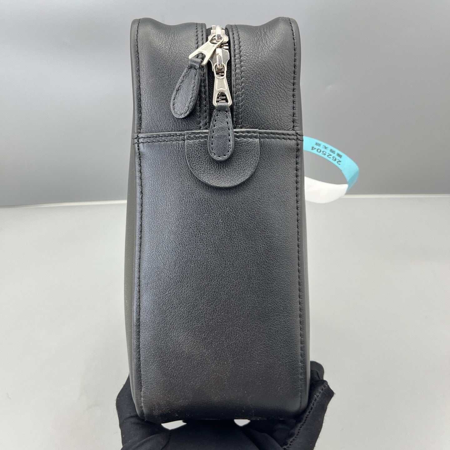 Balenciaga - Triangle Bag - Leather - Black - (medium)