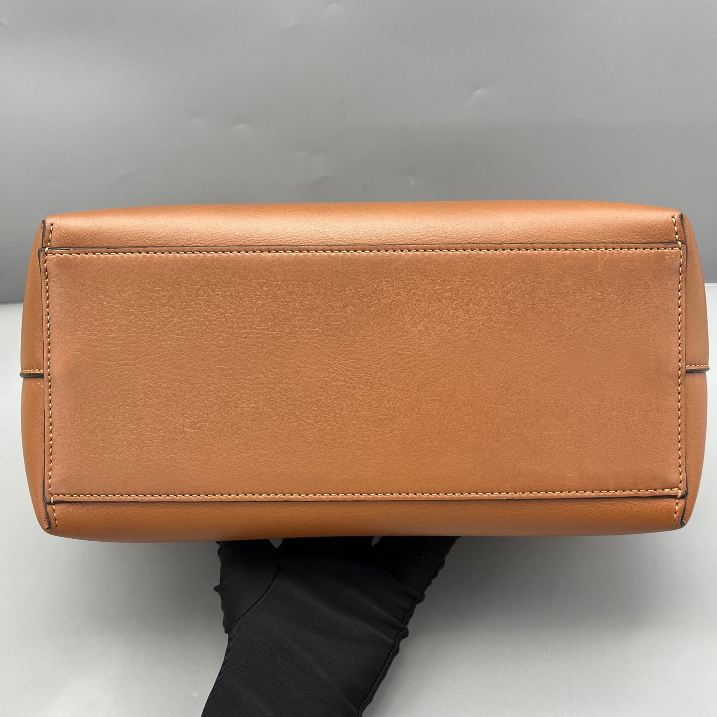 Loewe - Vertical Anagram Tote - Leather - Brown - (medium)