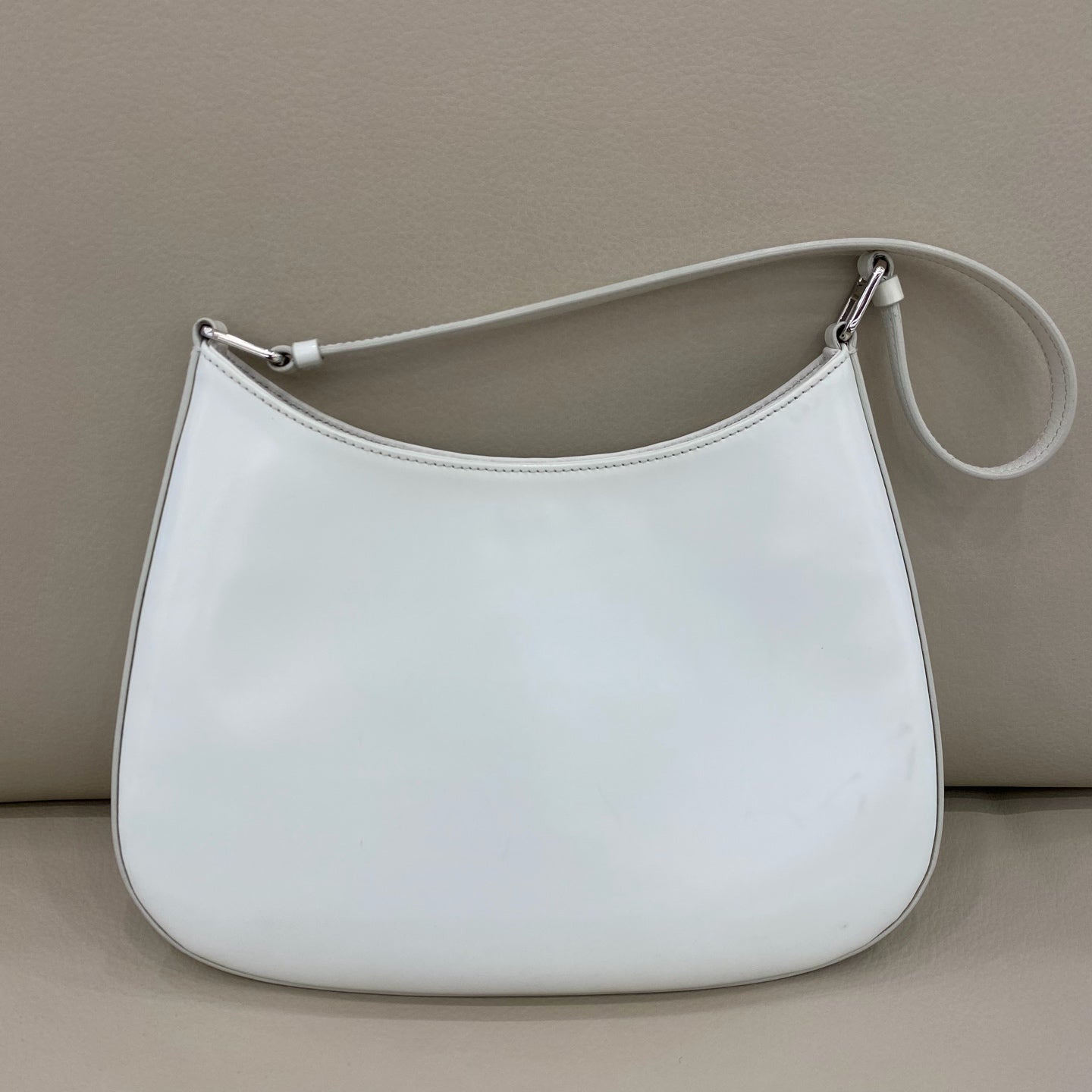 Prada - Cleo Hobo - Patent leather - White - (medium)