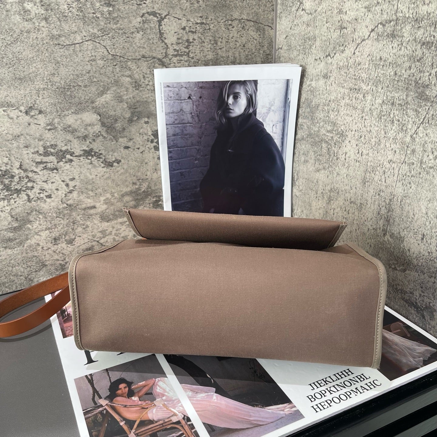 Hermès - Herbag Zip 31 - Toile H canvas and Barenia leather - Ebony brown and Elephant Grey canvas with Barenia leather accents - (Medium)