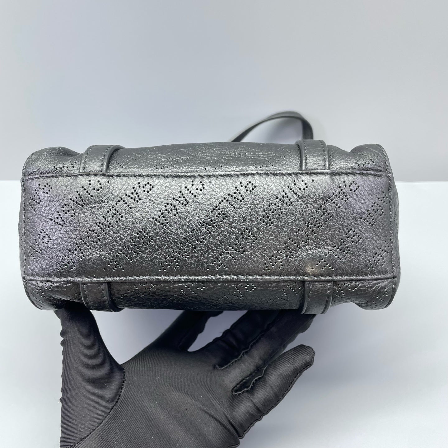 Balenciaga - Perforated Letter Tote Bag - Grained leather - Black - (Small)