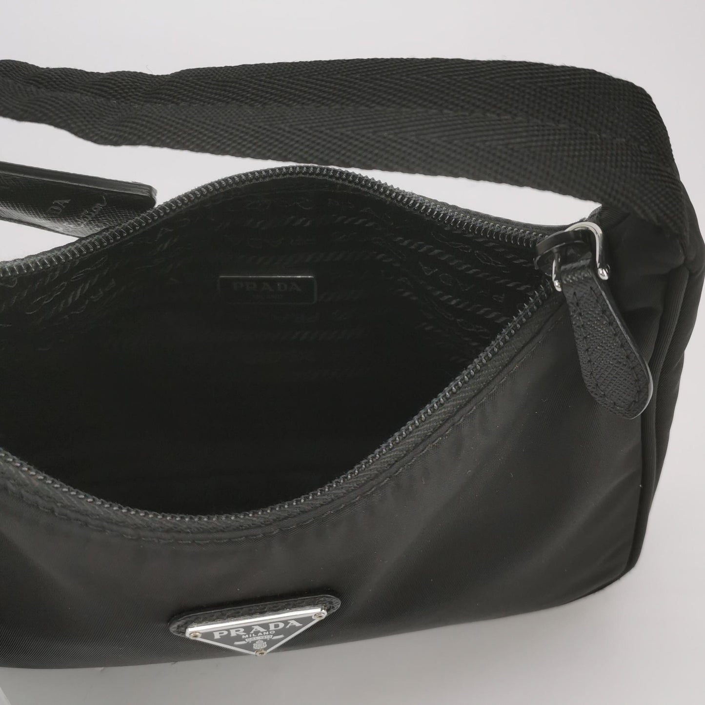 Prada - Re-Edition 2000 Shoulder Bag - Polyamide - Black - (mini)