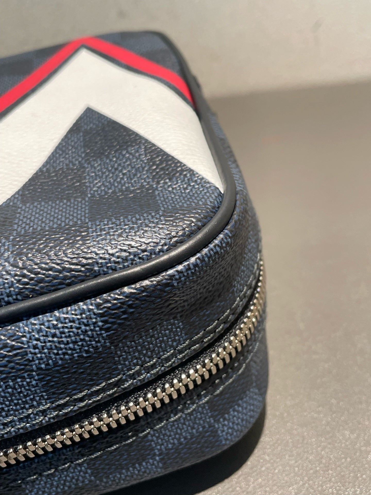 Louis Vuitton - America's Cup Regatta Limited Edition Toiletry Pouch - Damier Graphite coated canvas - Black - (small)