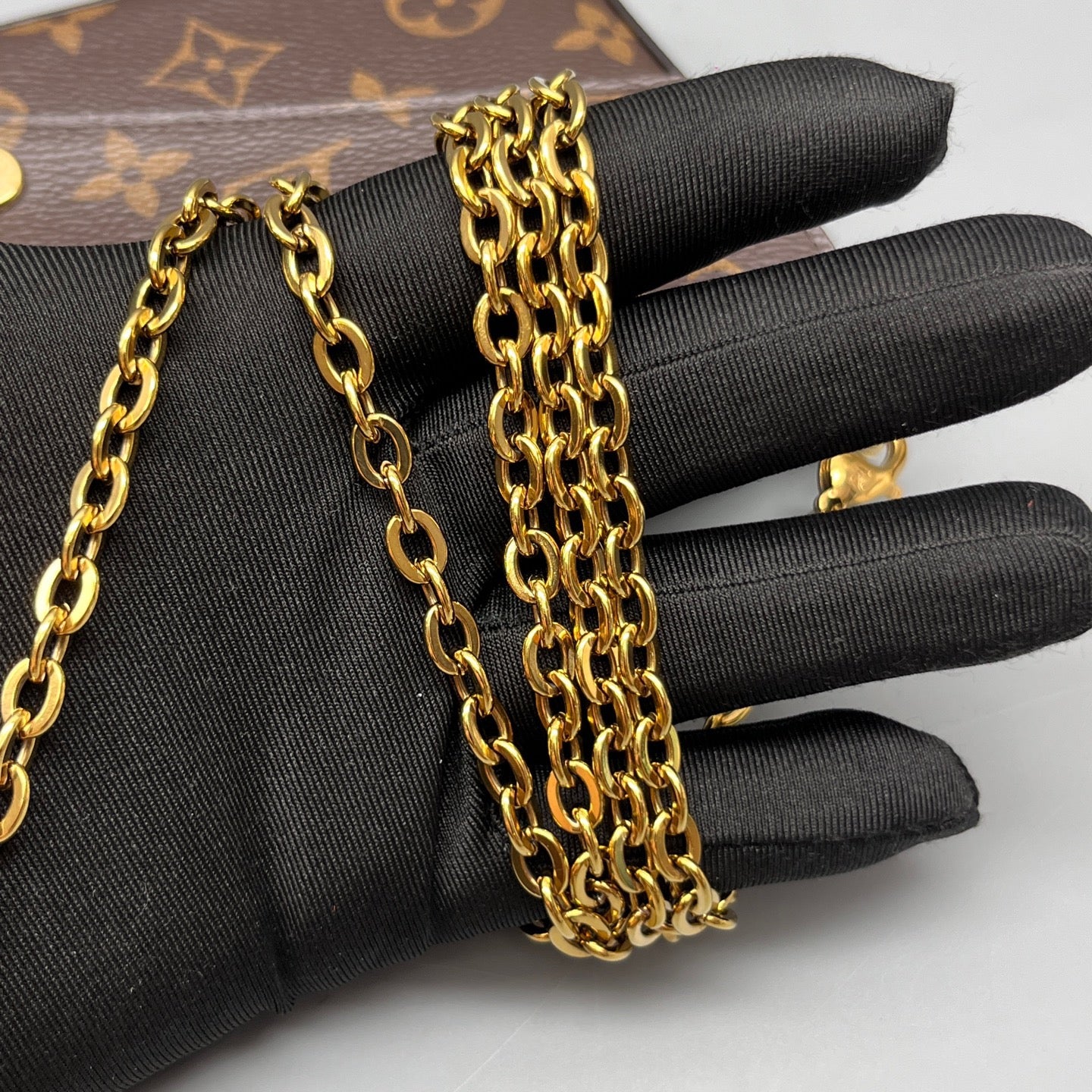 Louis Vuitton - Pochette Félicie - Monogram coated canvas with grained leather trim - Brown - (mini)