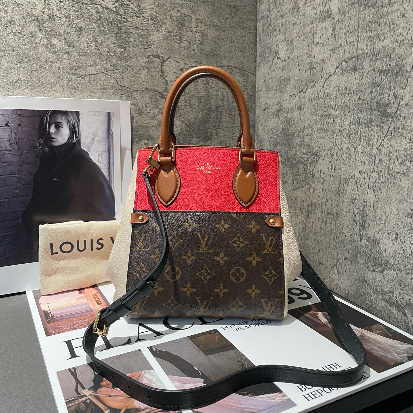 Louis Vuitton - Fold Tote - Monogram coated canvas and grained leather - Multicolour (Red, White, Brown) - (small)