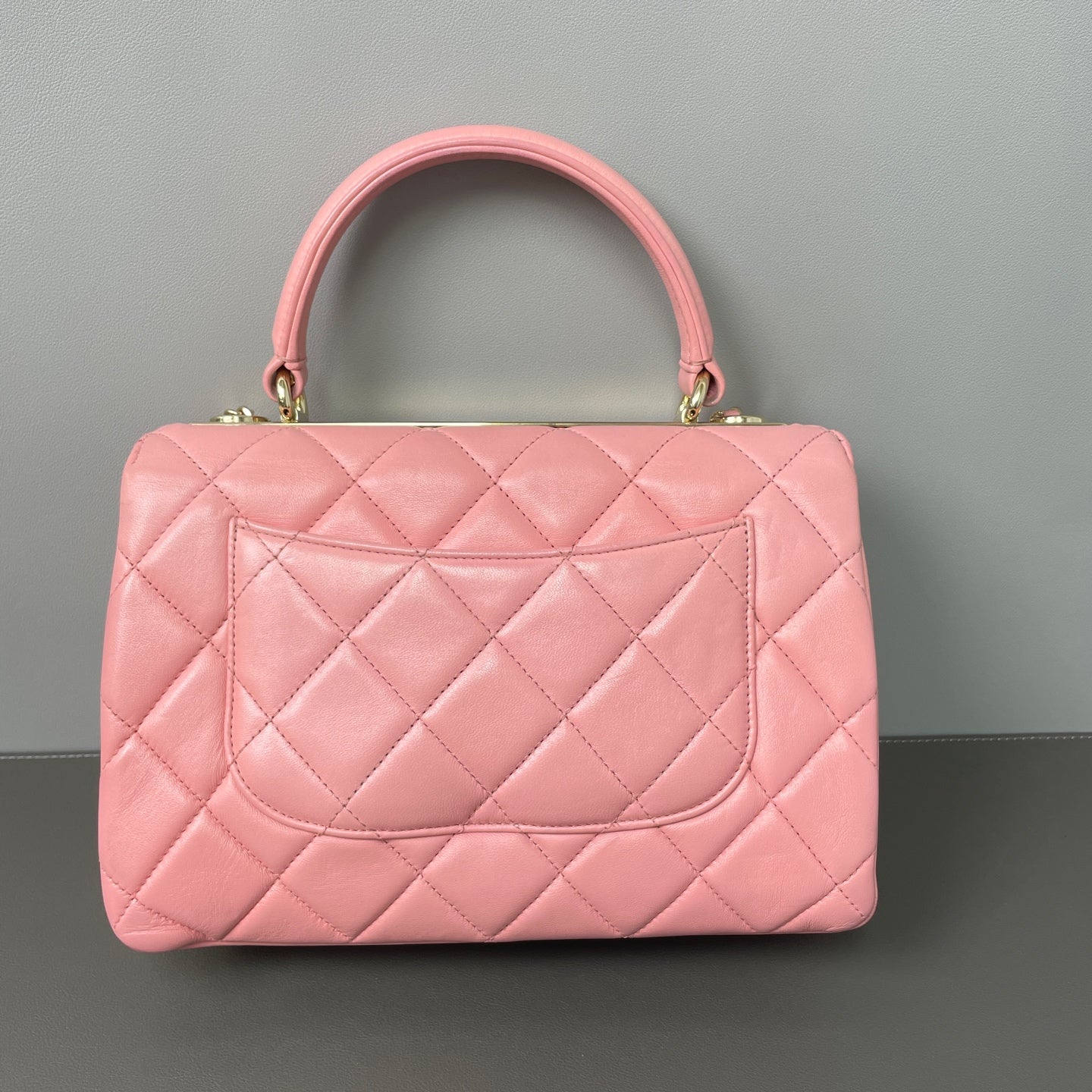 Chanel - Trendy CC - Quilted lambskin leather - Pink with Gold-Tone Hardware - (medium)