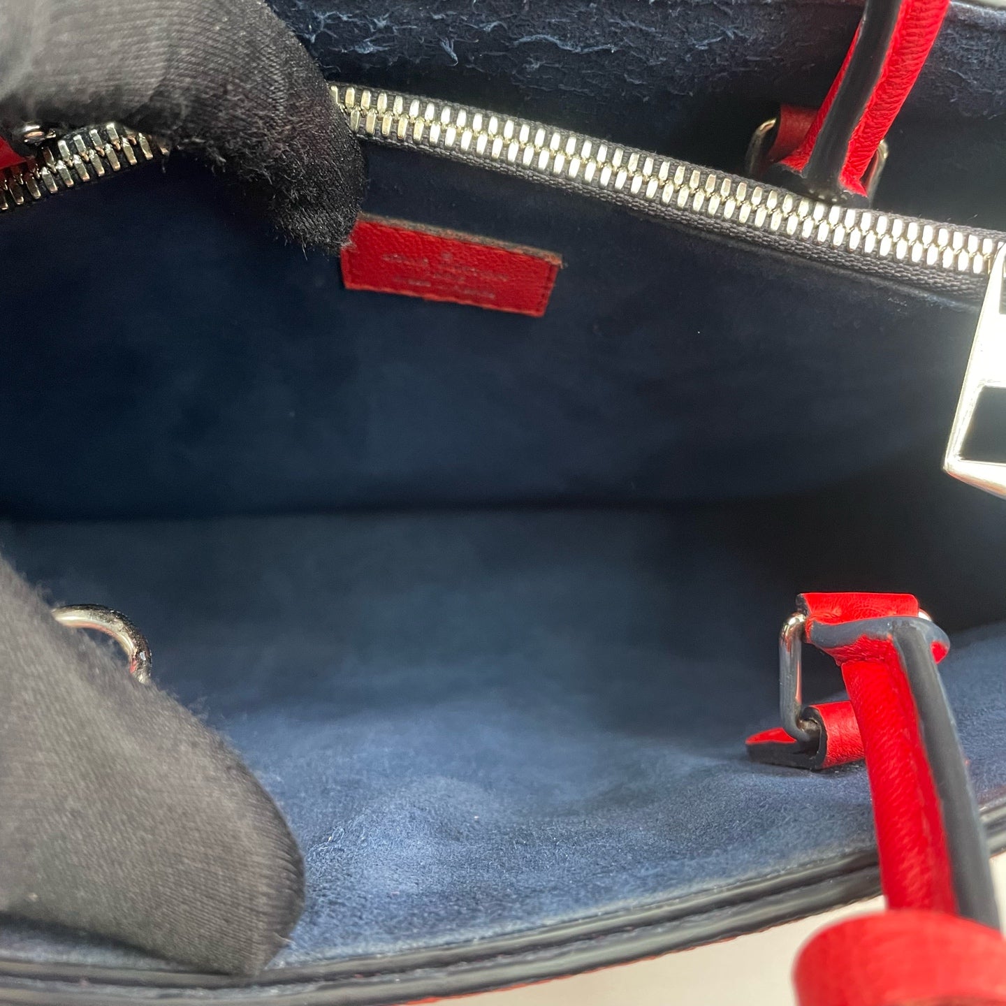 Louis Vuitton - Twist Tote - Epi leather - Red - (medium)