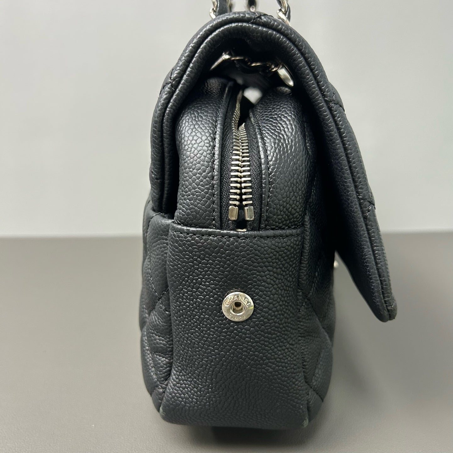 Chanel - Classic Flap Bag - Caviar leather - Black - (Large)