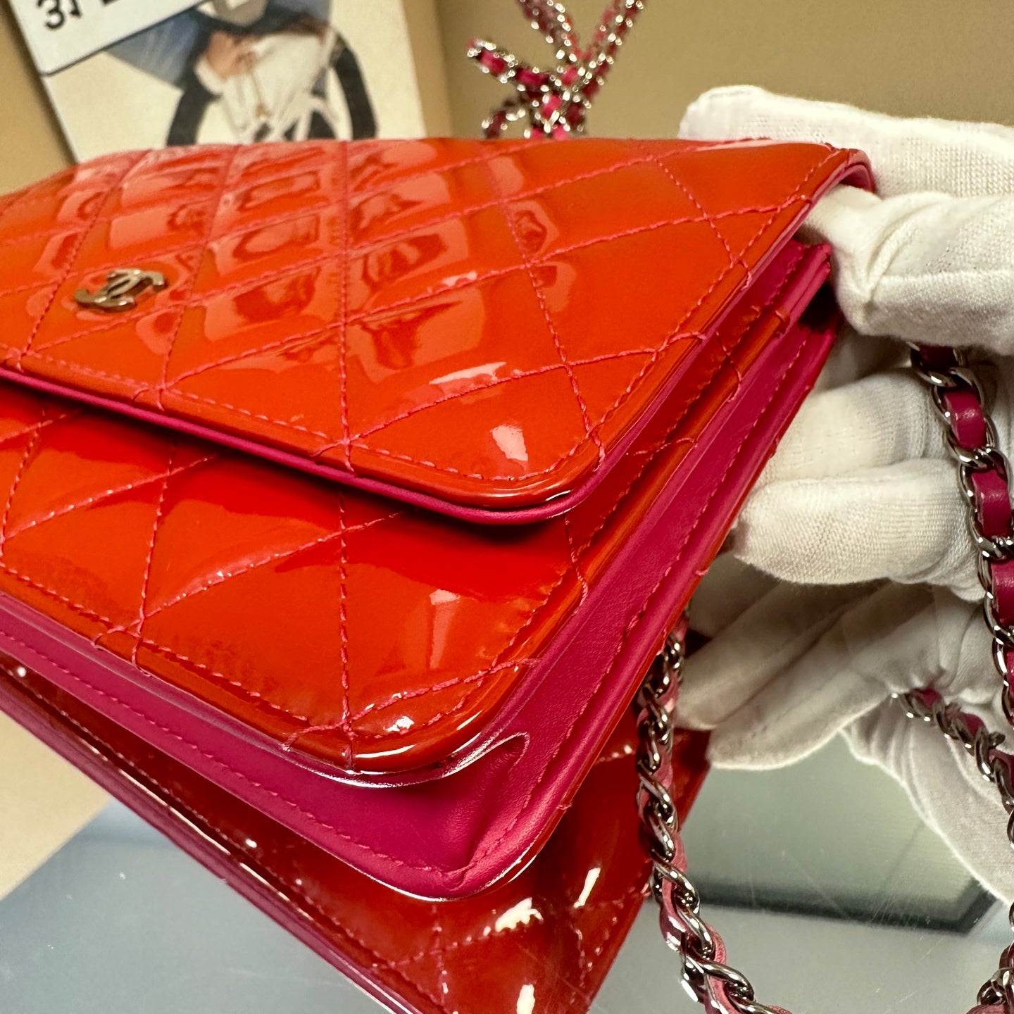 Chanel - Wallet on Chain (WOC) - Patent leather - Vibrant Orange-Red with Pink accents - (Mini)