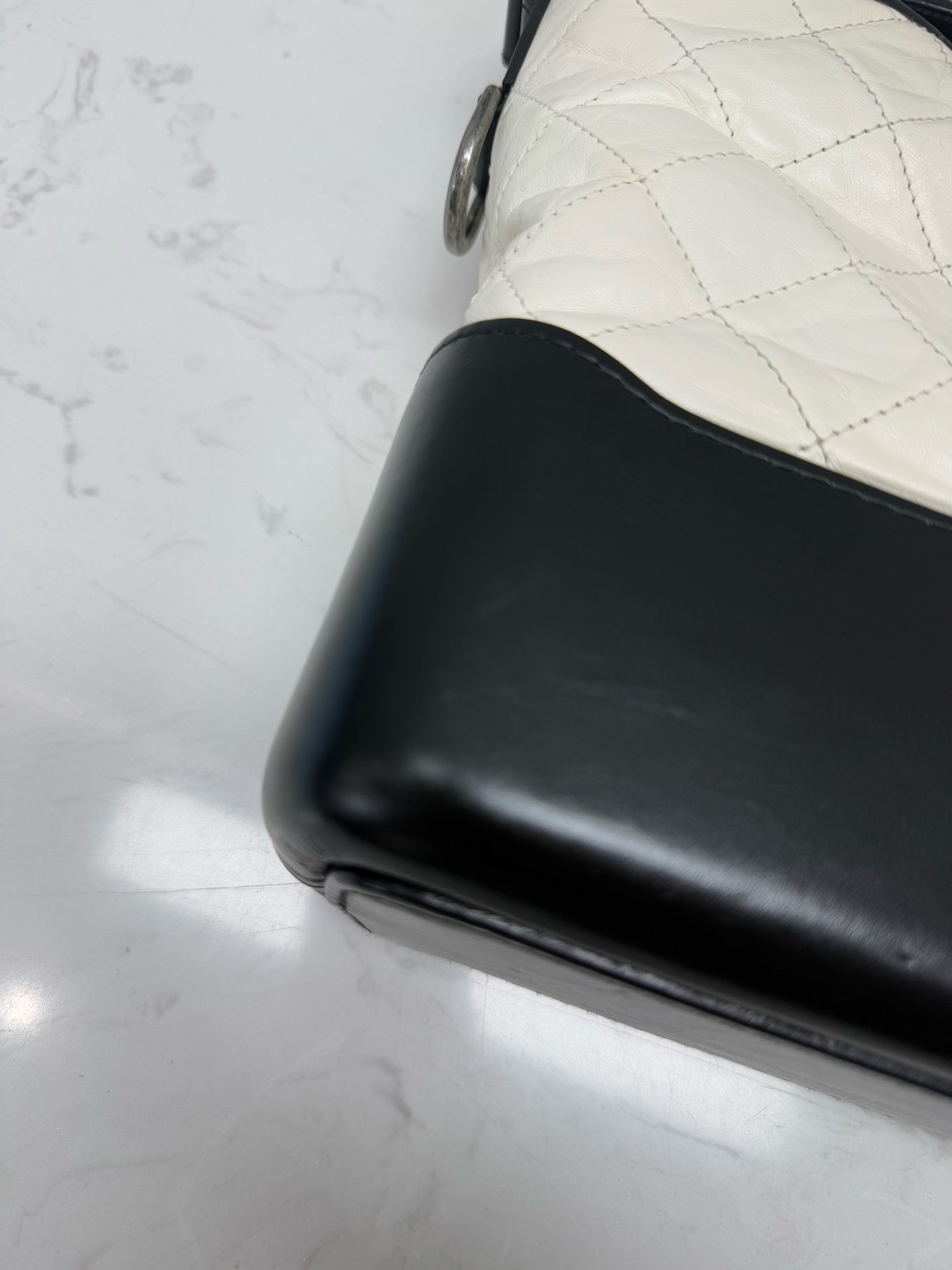 Chanel - Gabrielle Hobo Bag - Aged calfskin leather and smooth calfskin leather - Black and White - (Medium)