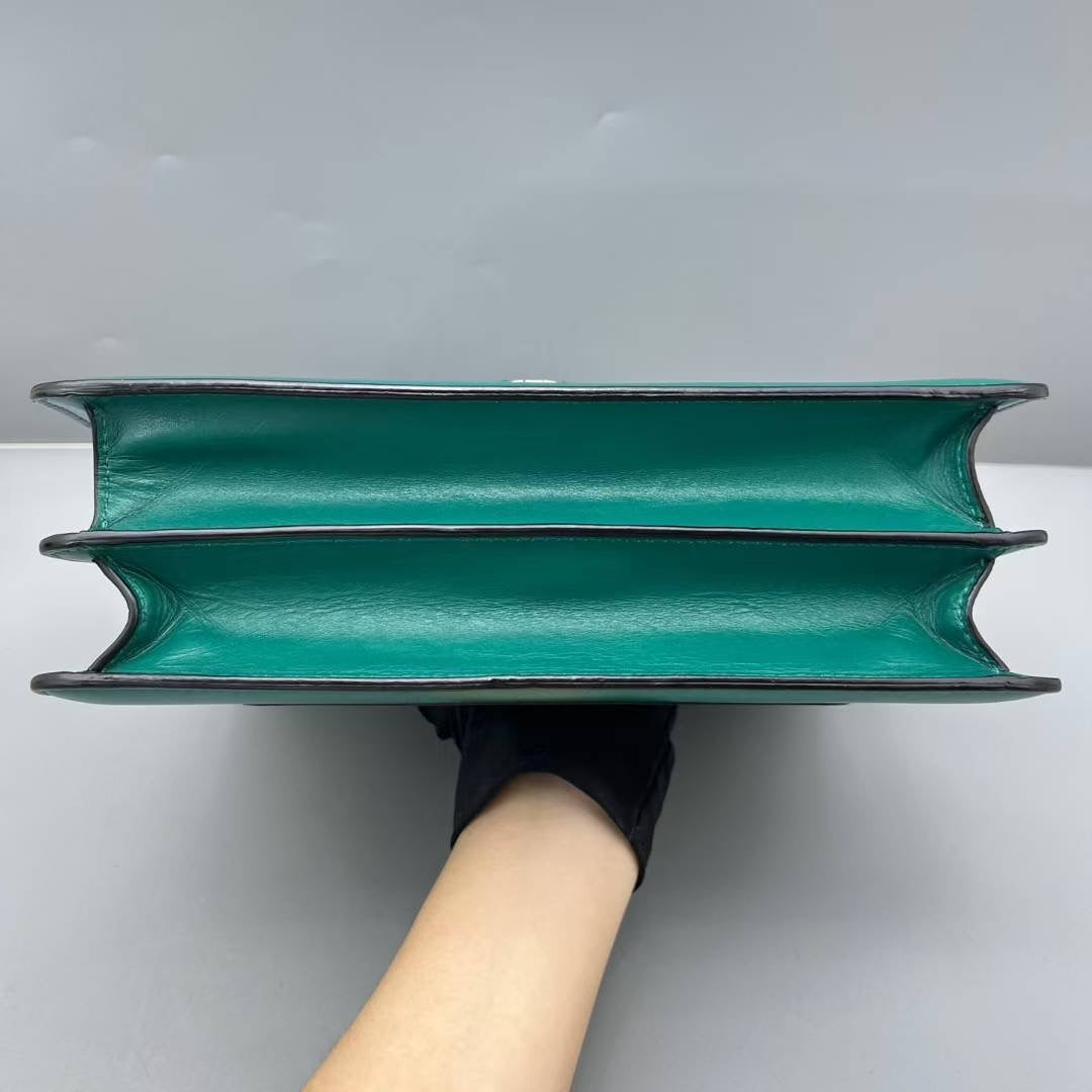 Bvlgari - Serpenti Forever - Calfskin leather - Emerald Green with Light Gold-Tone Hardware - (medium)