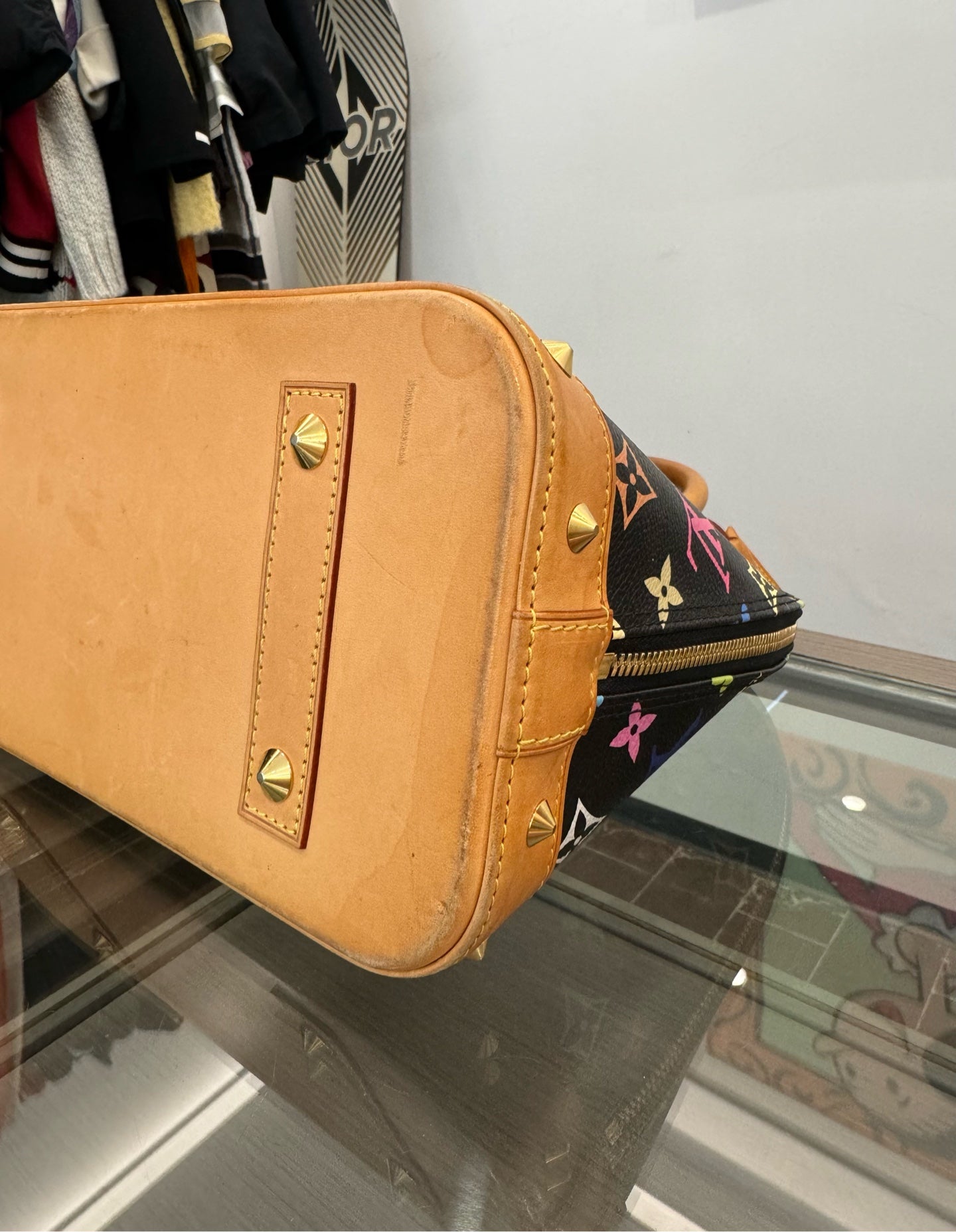 Louis Vuitton - Alma PM (Takashi Murakami Limited Edition Rivet) - Monogram Multicolore coated canvas with natural vachetta leather trim - Black - (medium)