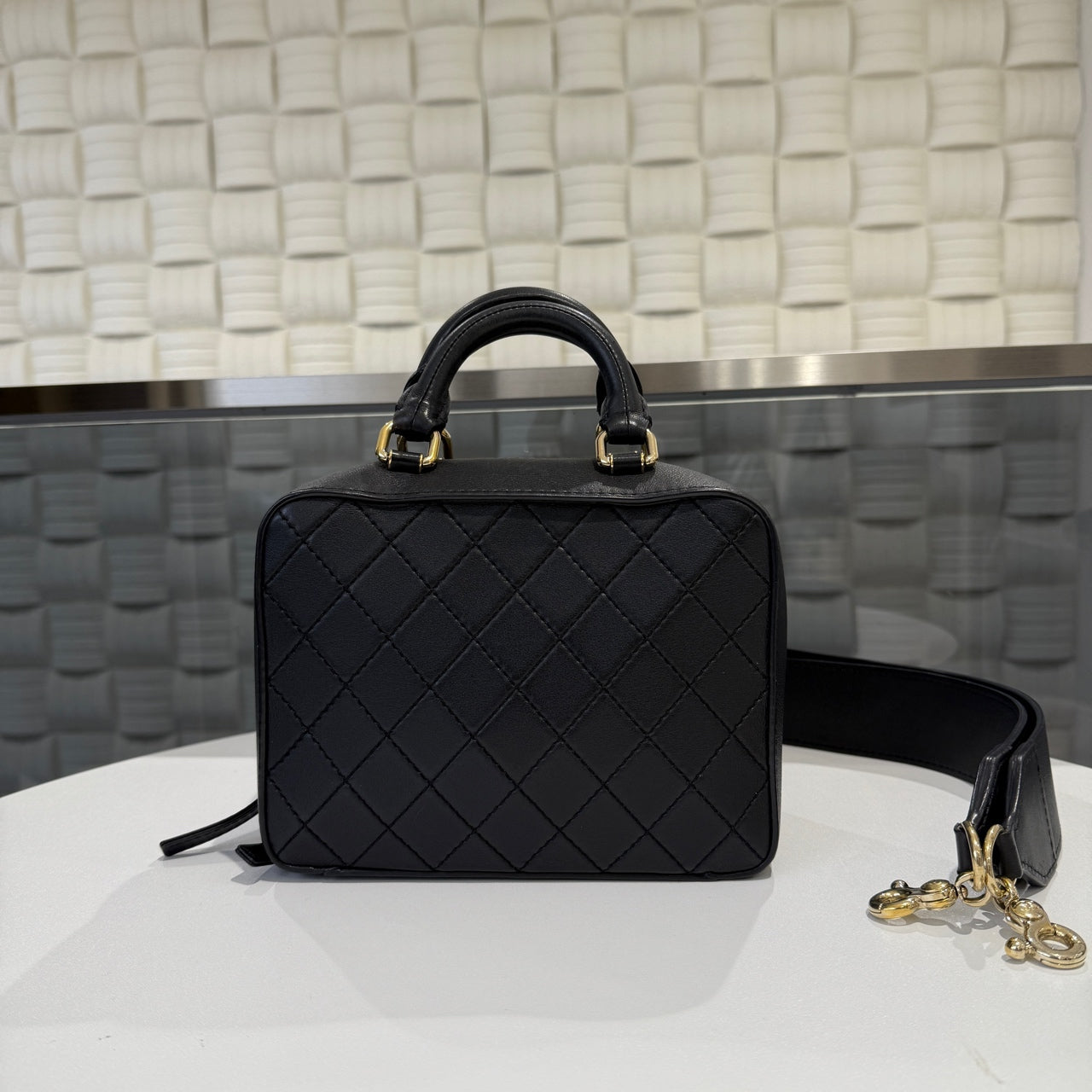 Chanel - Top Handle Box Bag - Quilted smooth calfskin leather - Black - (mini)