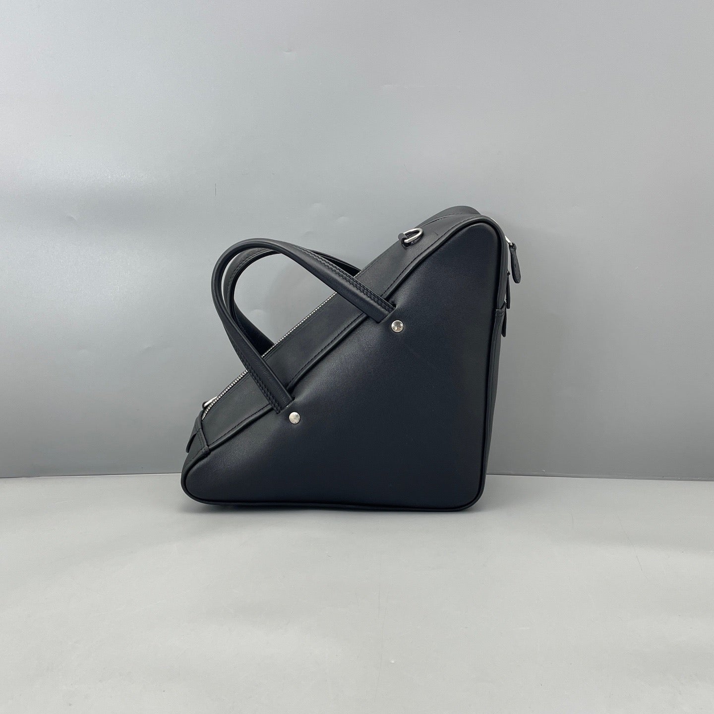 Balenciaga - Triangle Bag - Leather - Black - (medium)