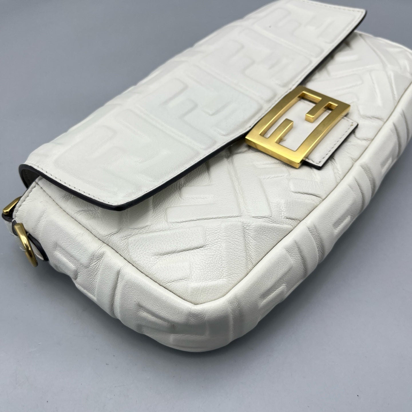 Fendi - Baguette - Leather - White - (Small)