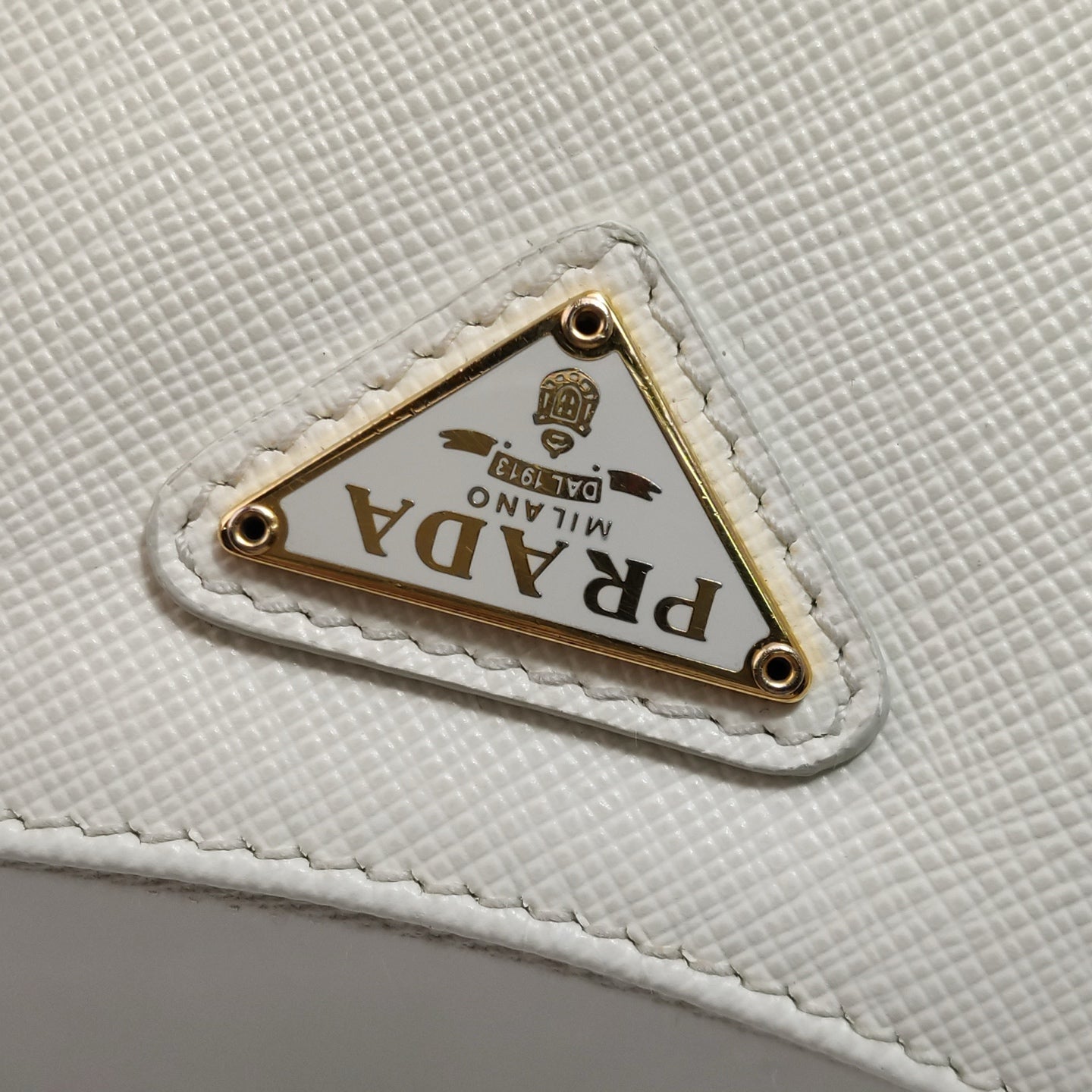 Prada - Re-Edition 2005 Saffiano Shoulder Bag - Saffiano leather - White - (mini)
