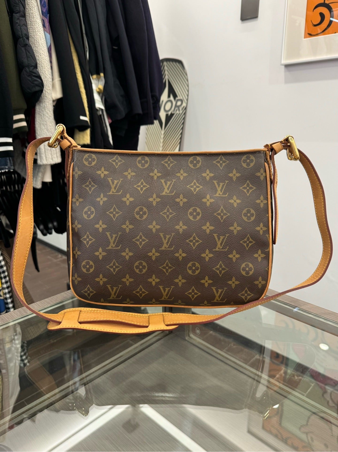 Louis Vuitton - Manhattan - Monogram canvas with Vachetta leather trim - Brown - (Medium)