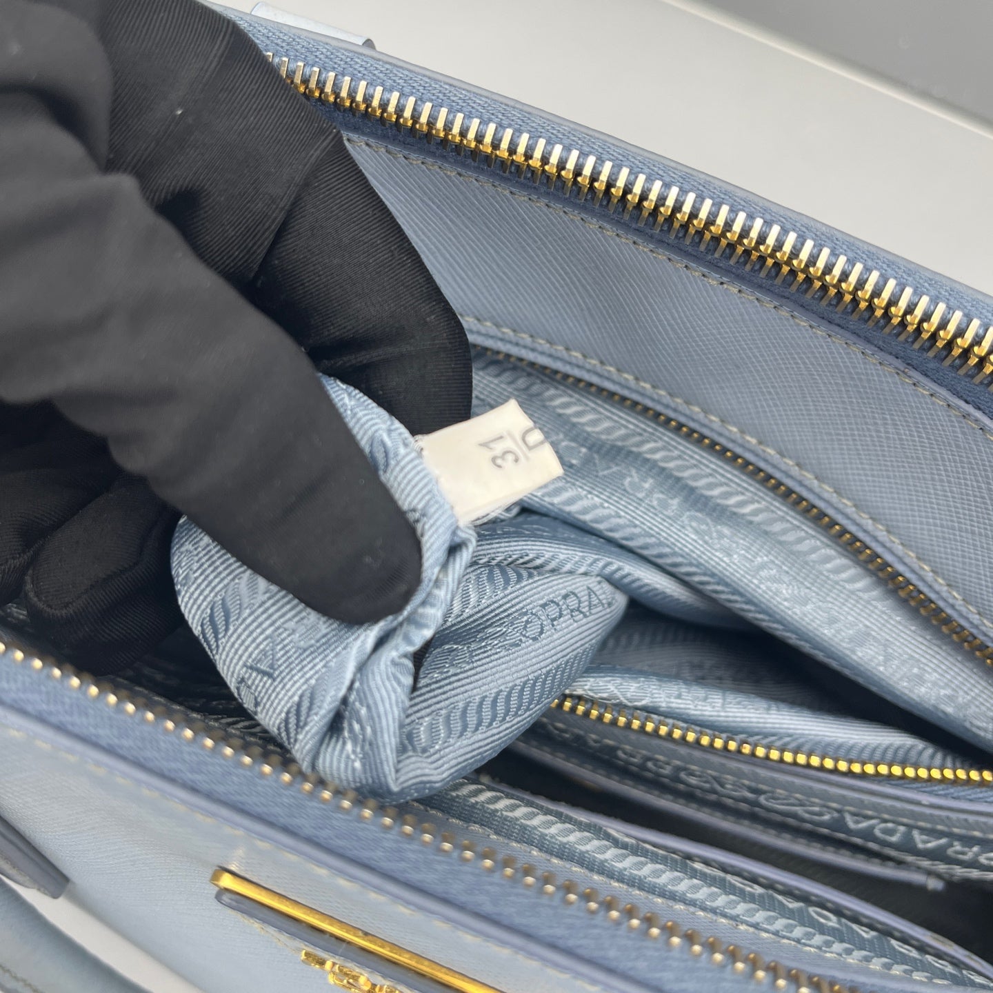 Prada - Saffiano Lux Tote - Saffiano leather - Light Blue - (medium)